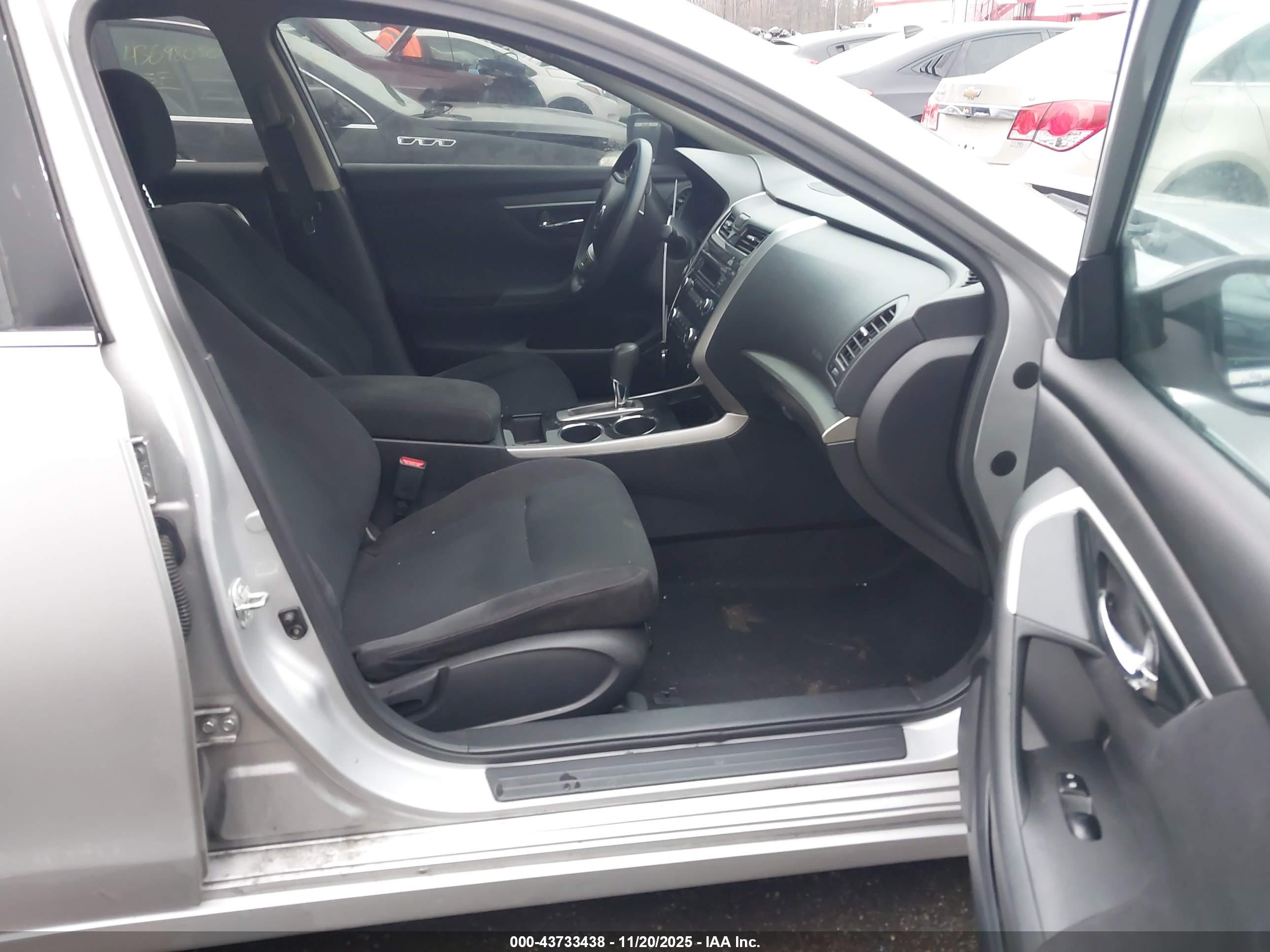 NISSAN ALTIMA image 5