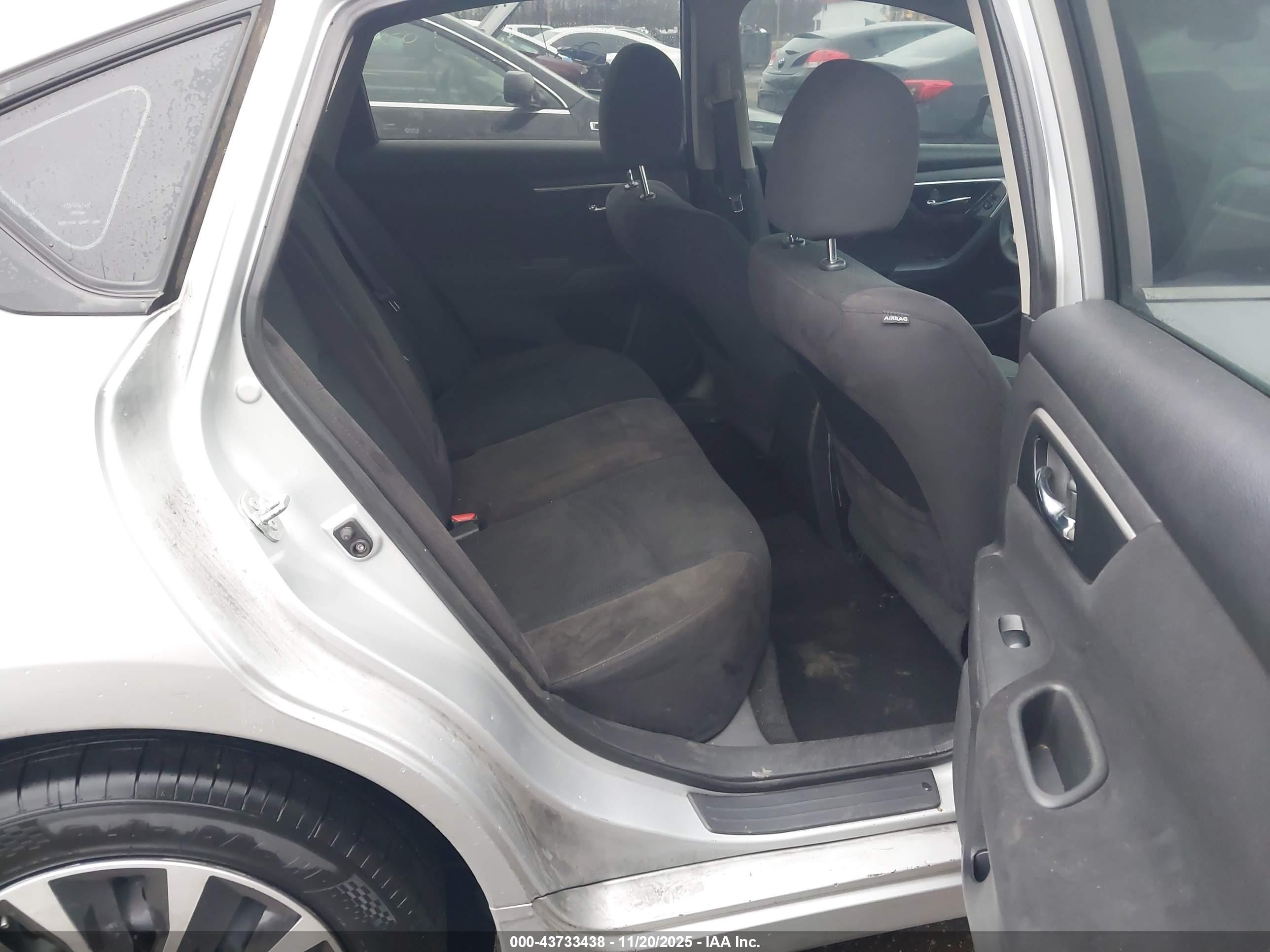 NISSAN ALTIMA image 8