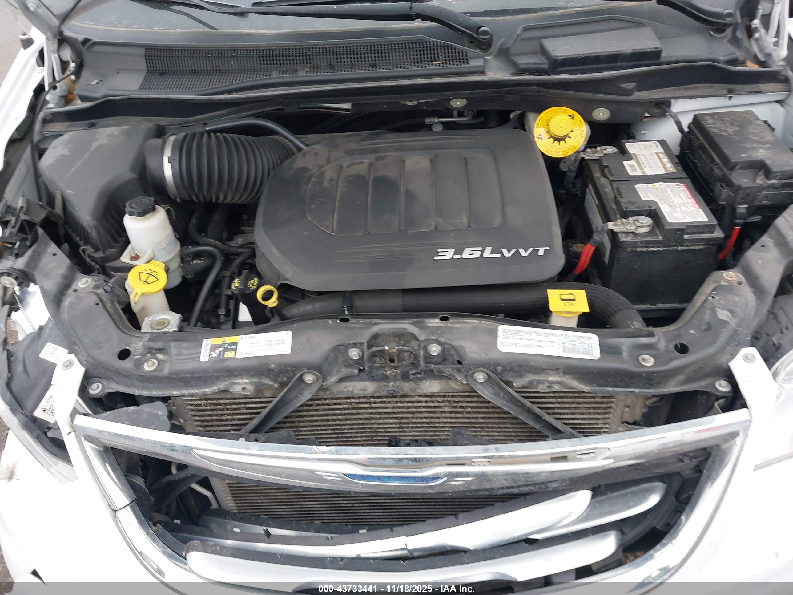 CHRYSLER TOWN image 10