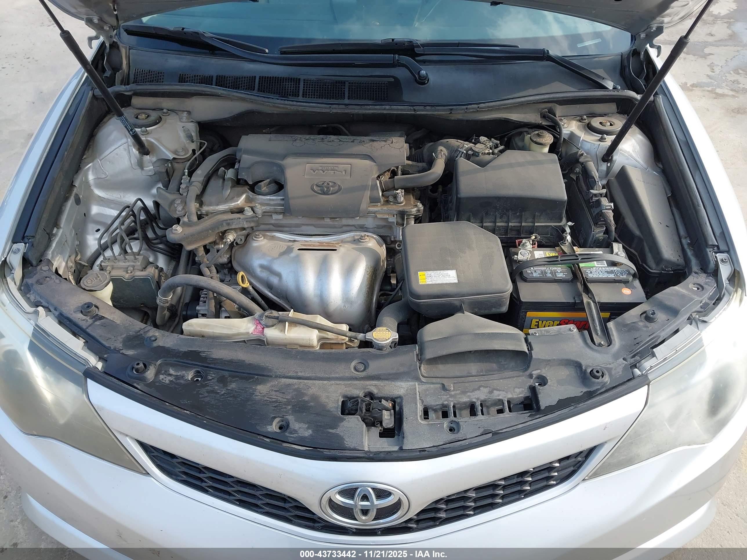 TOYOTA CAMRY image 10
