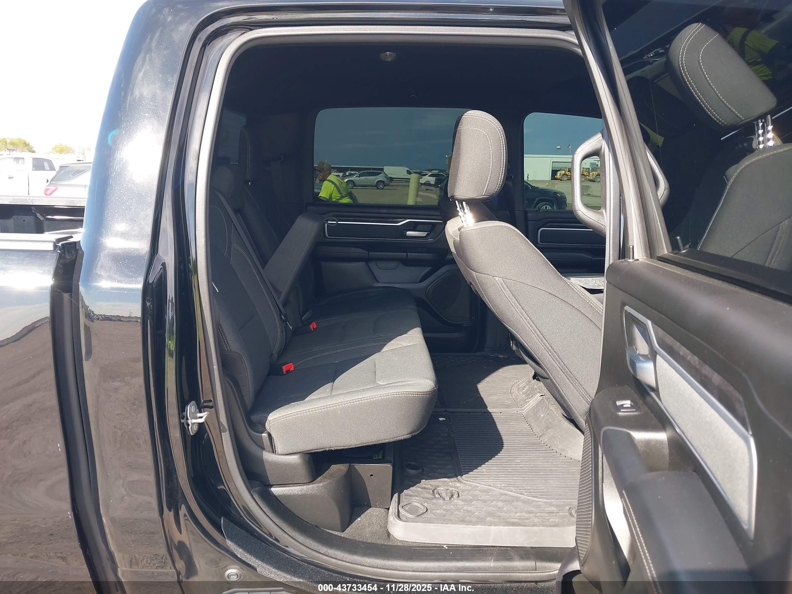 RAM 1500 image 8