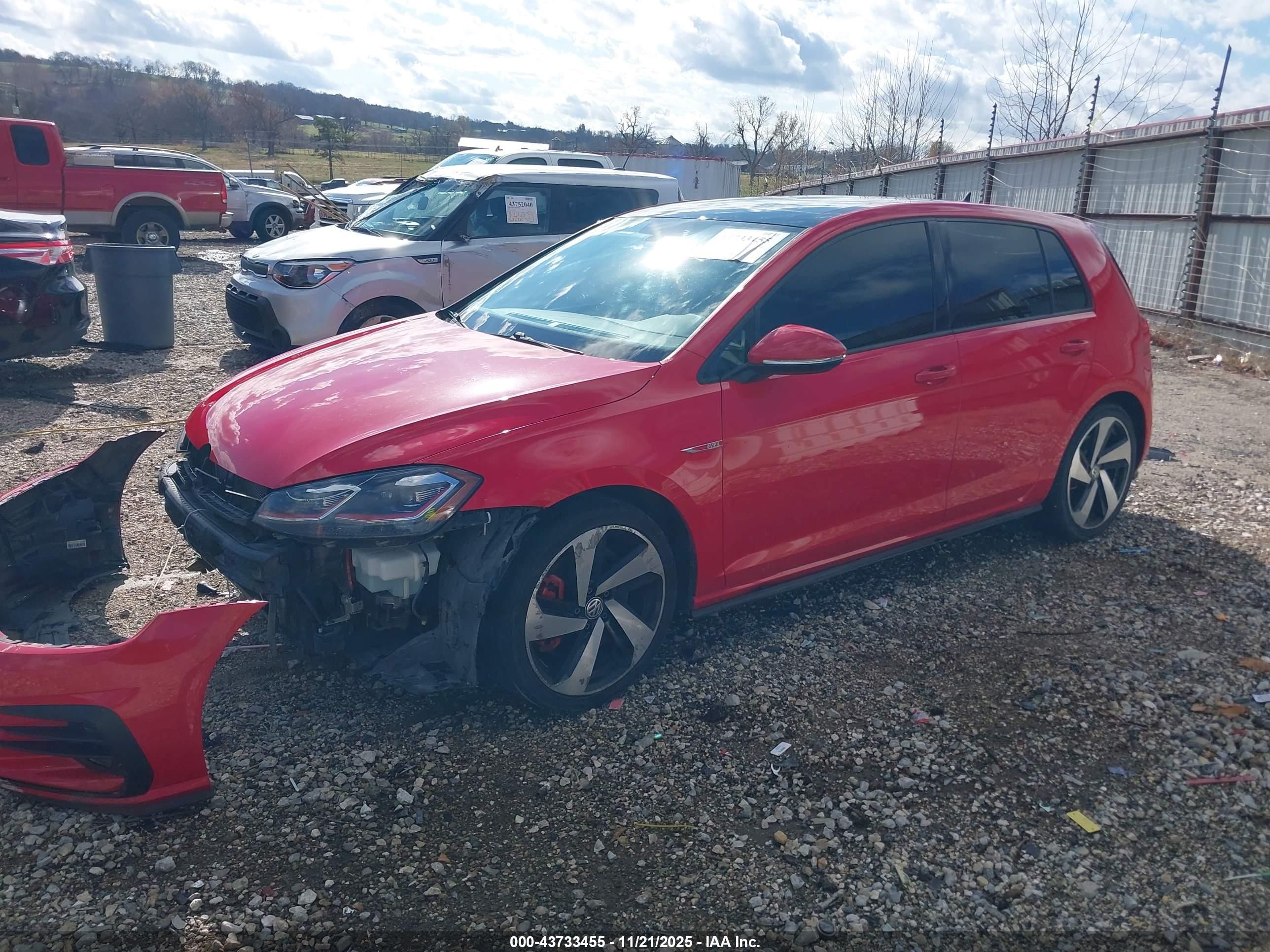 VOLKSWAGEN GOLF image 2