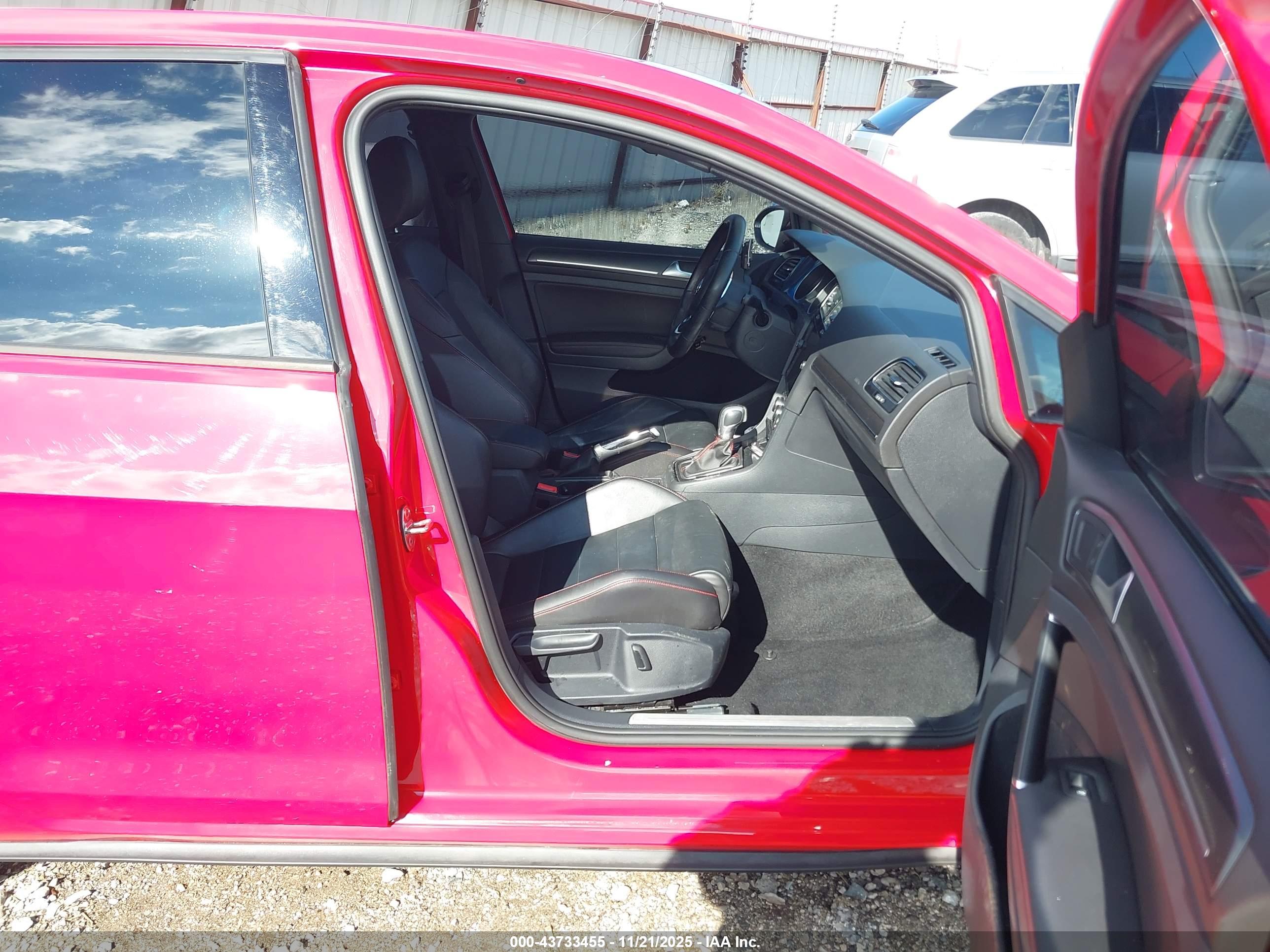 VOLKSWAGEN GOLF image 5