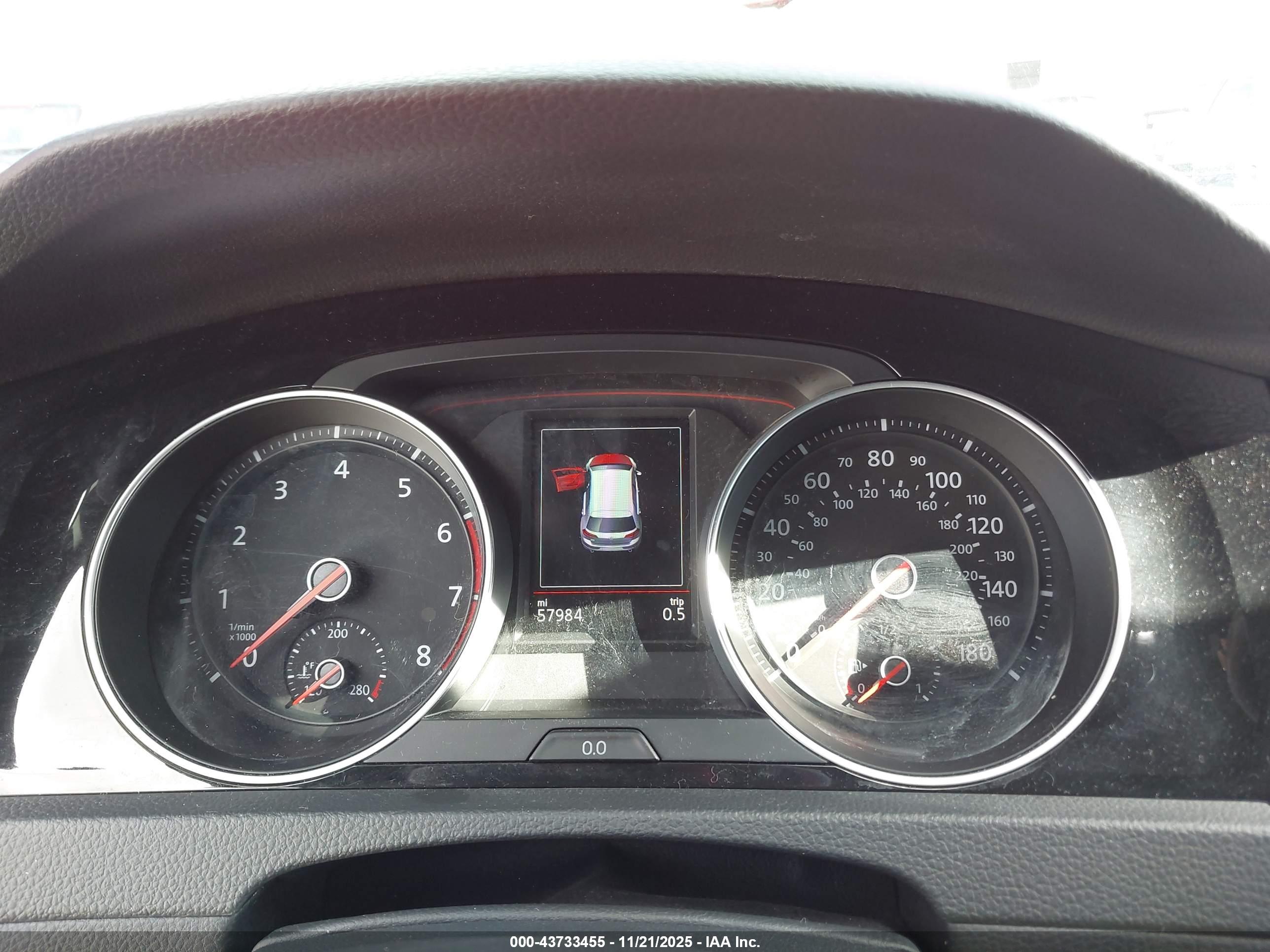 VOLKSWAGEN GOLF image 7