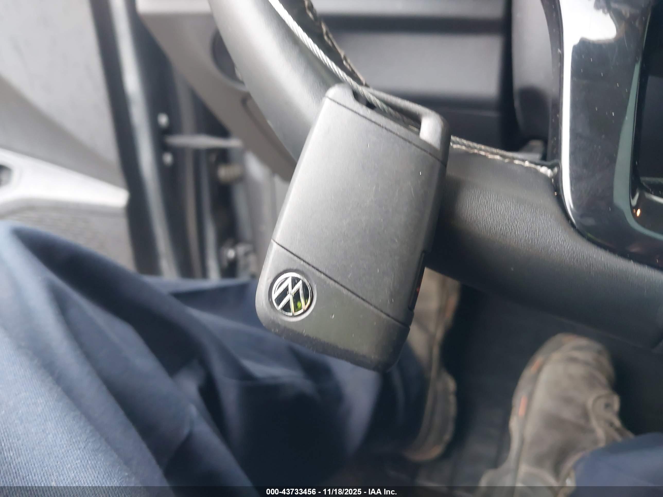 VOLKSWAGEN JETTA image 11