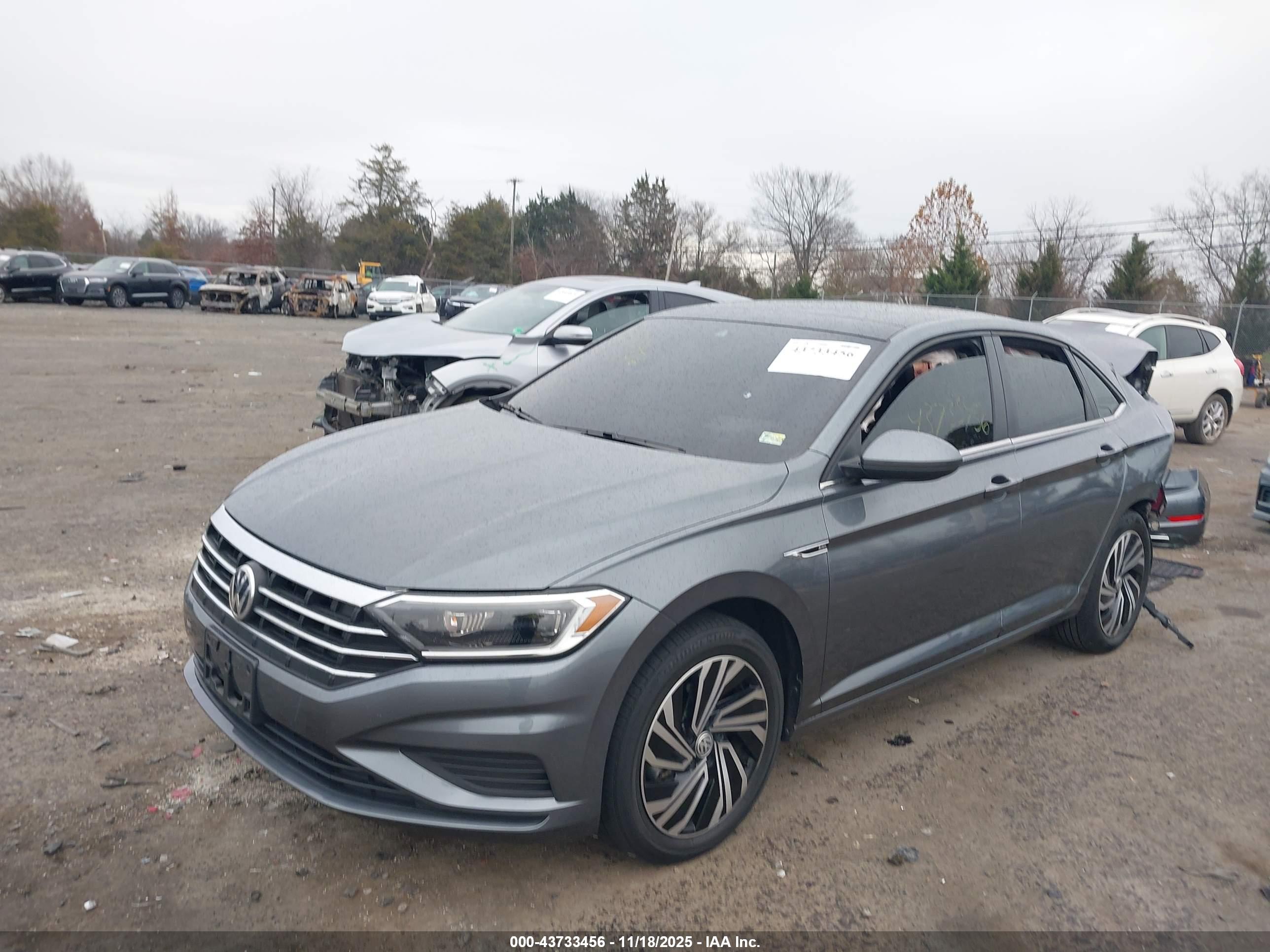 VOLKSWAGEN JETTA image 2