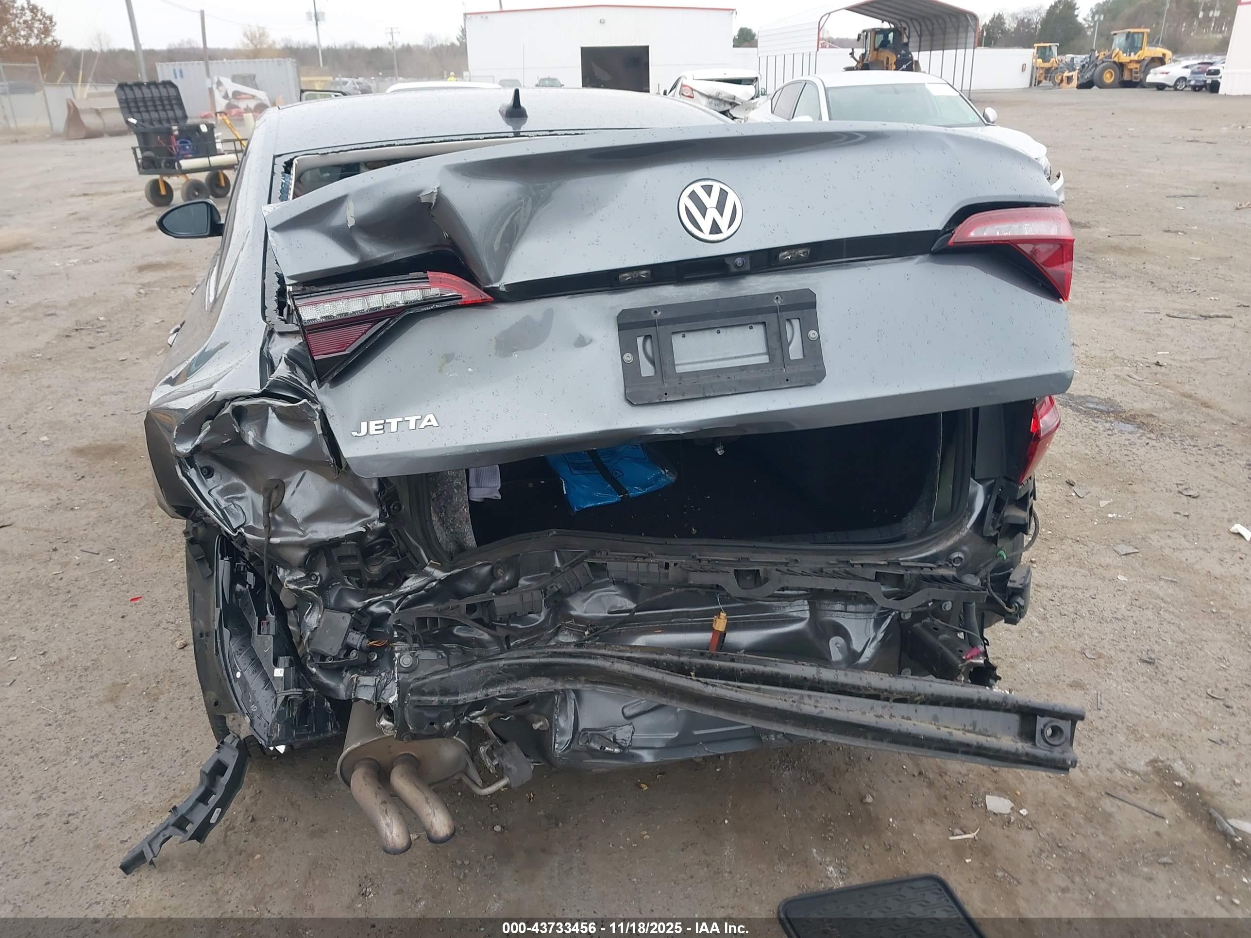 VOLKSWAGEN JETTA image 6