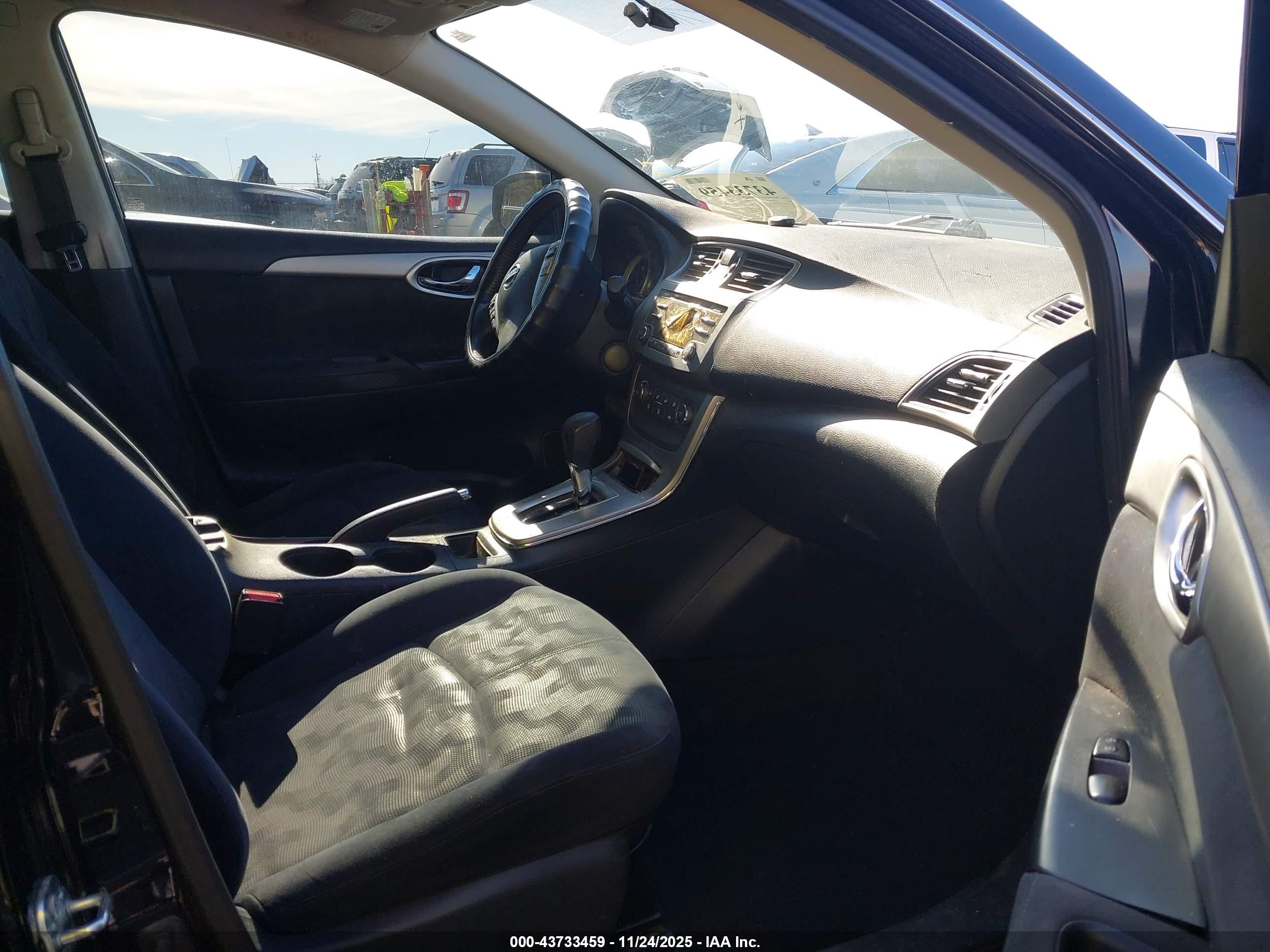 NISSAN SENTRA image 5