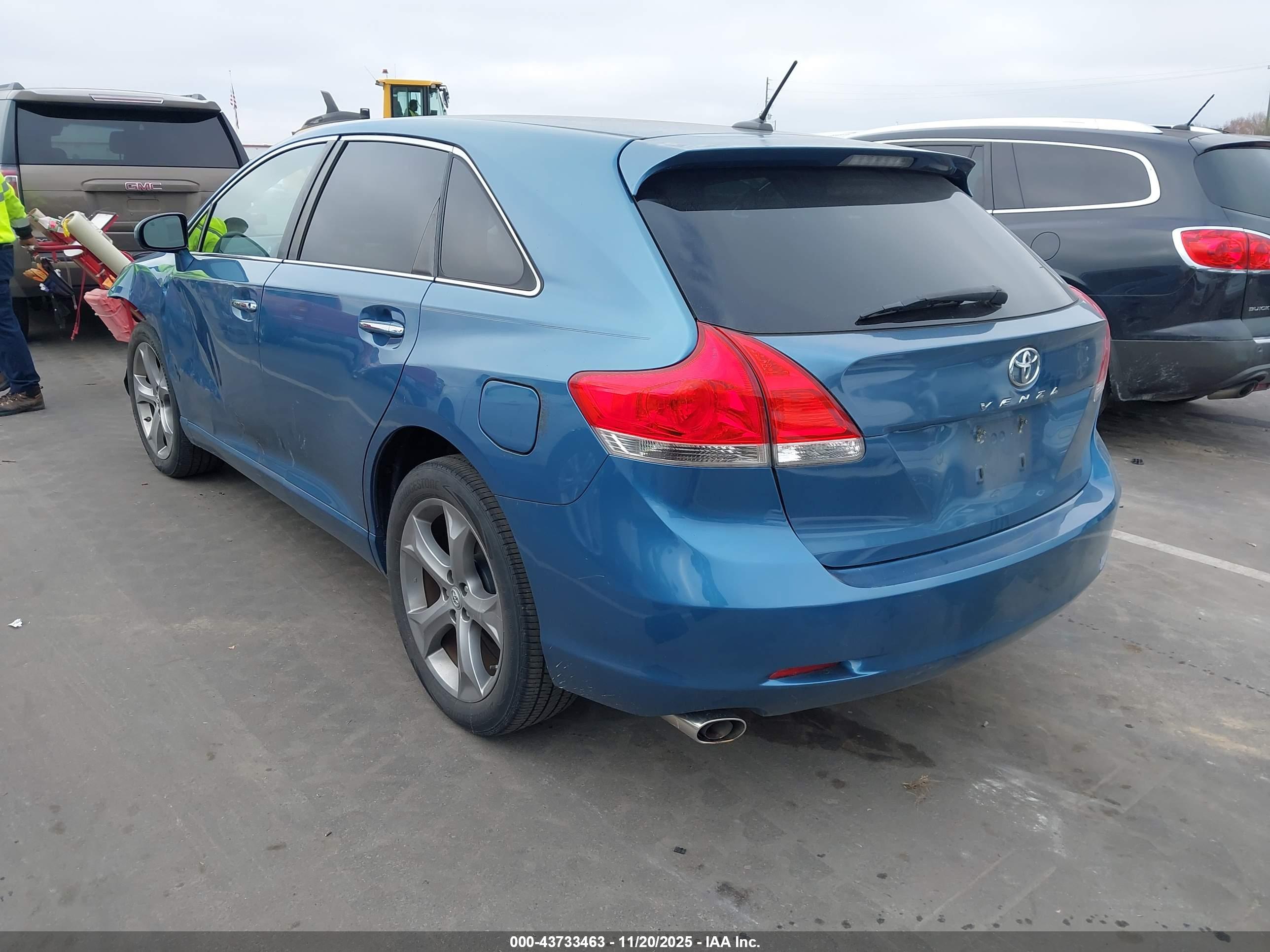 TOYOTA VENZA image 3