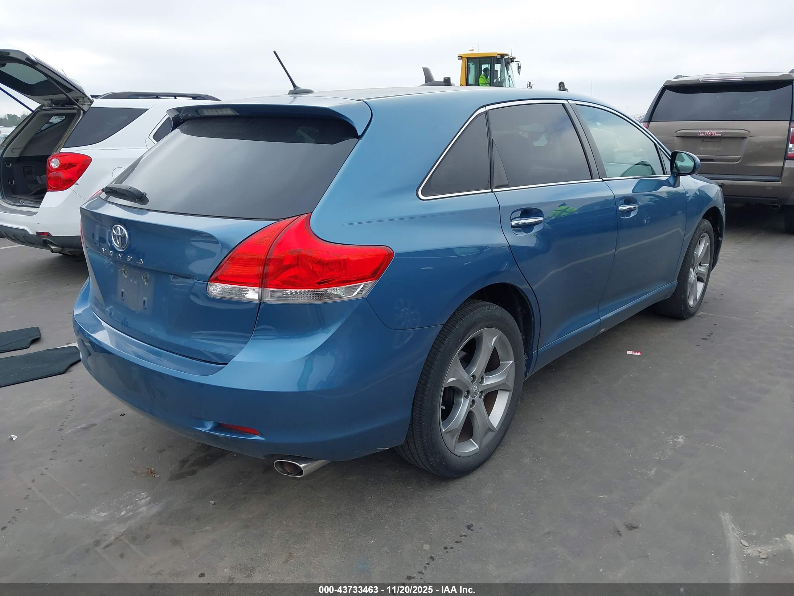 TOYOTA VENZA image 4