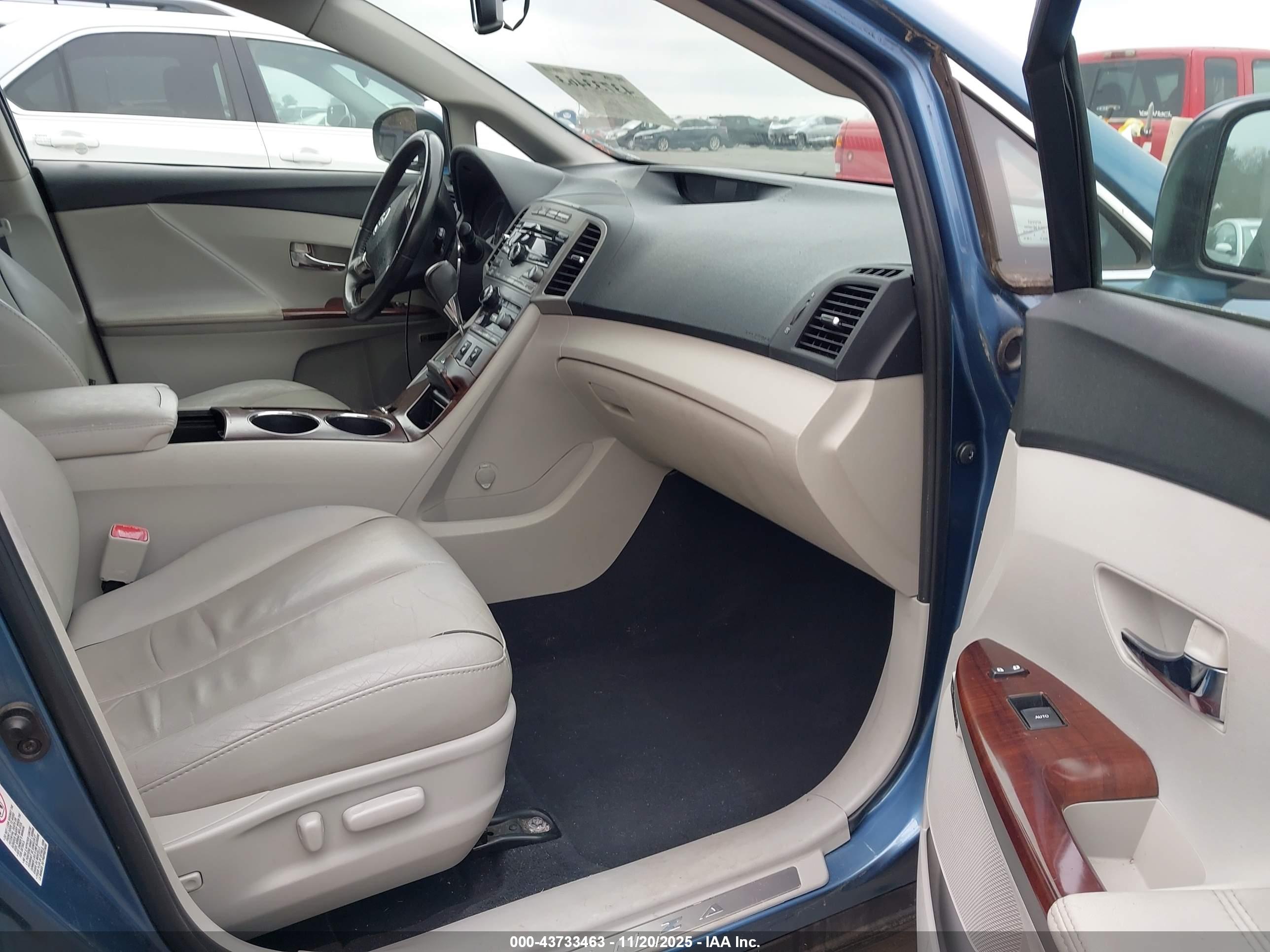TOYOTA VENZA image 5