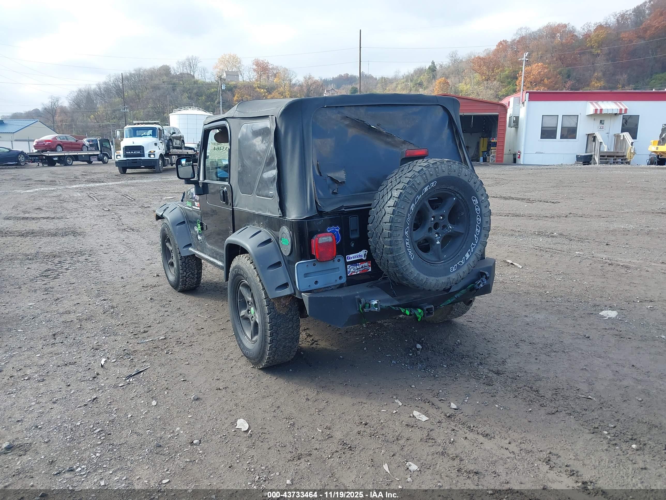 JEEP WRANGLER image 3