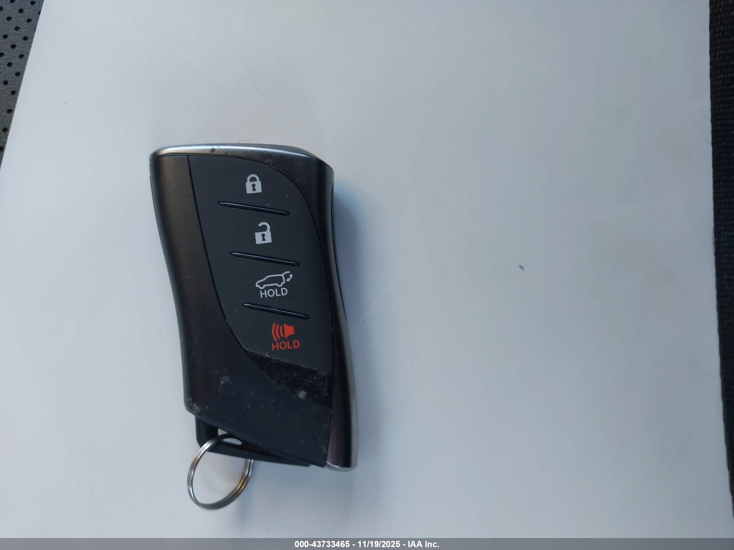 LEXUS TX image 11