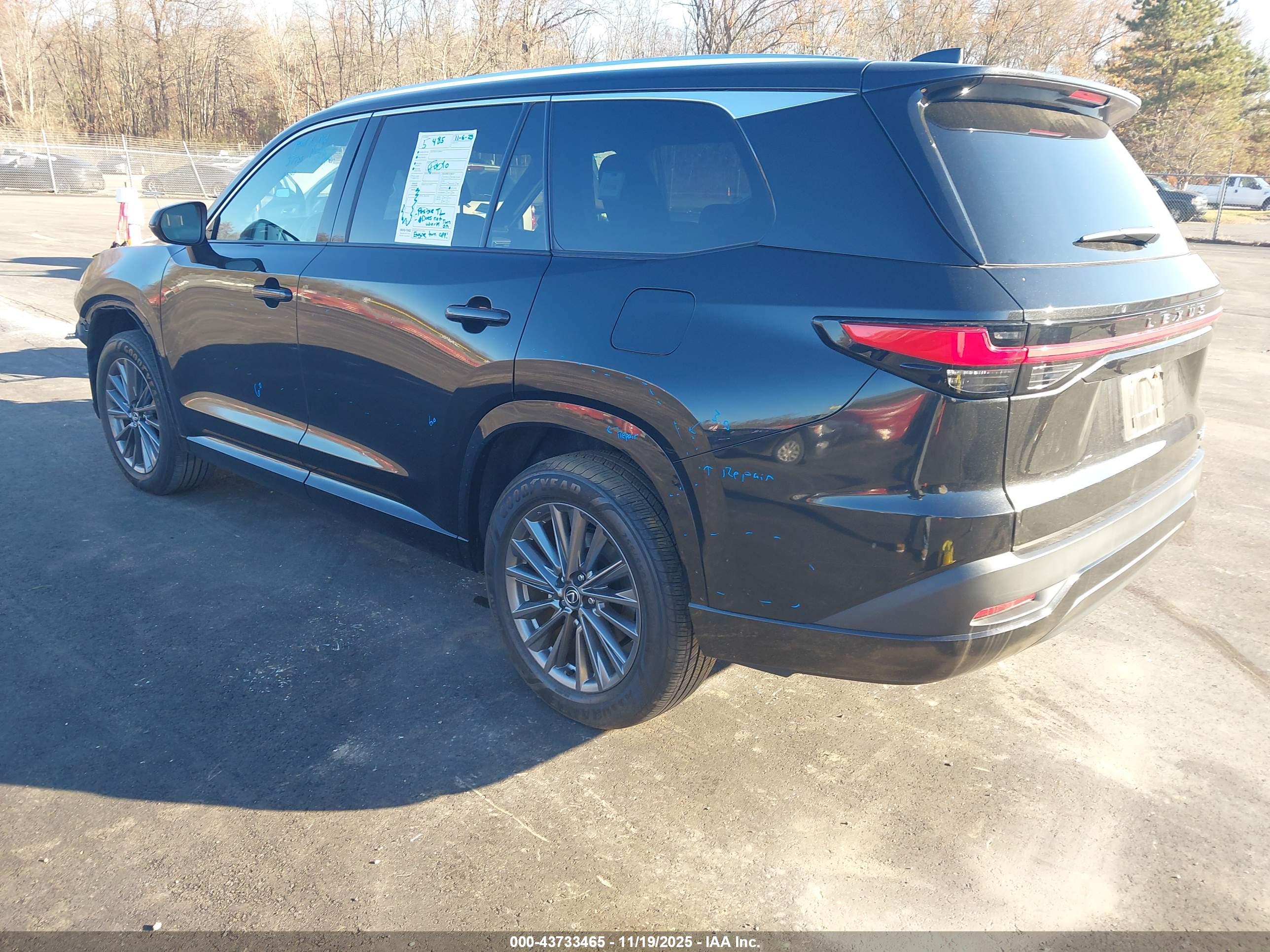 LEXUS TX image 3