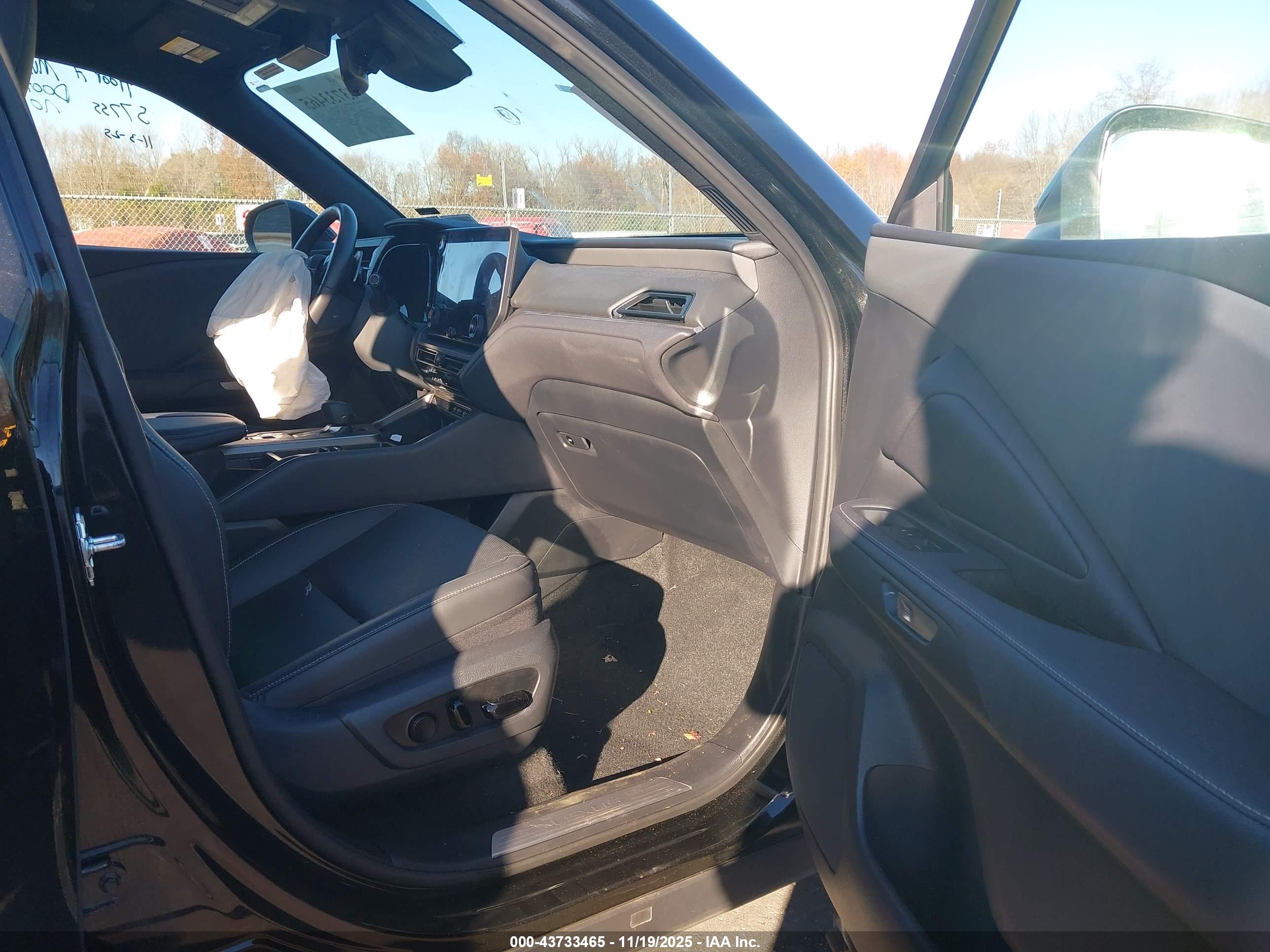 LEXUS TX image 5