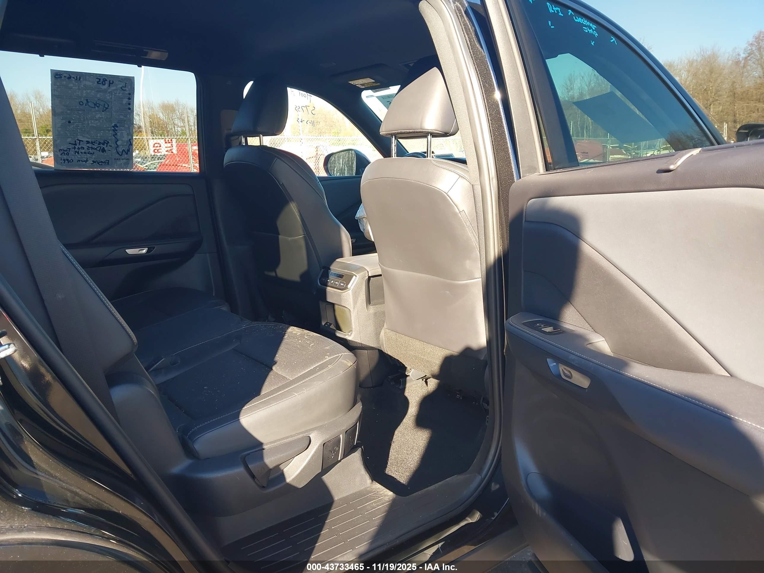 LEXUS TX image 8