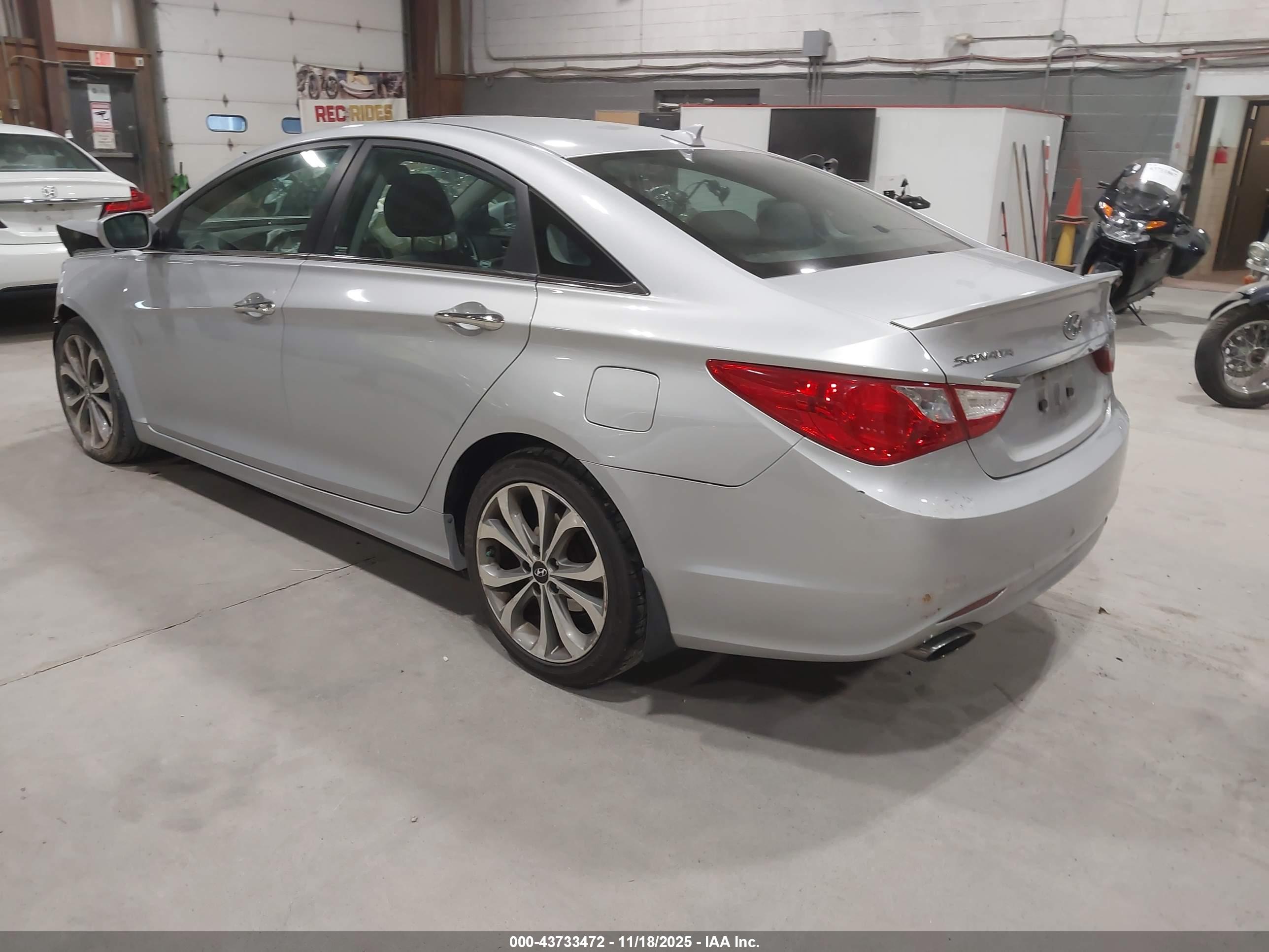 HYUNDAI SONATA image 3