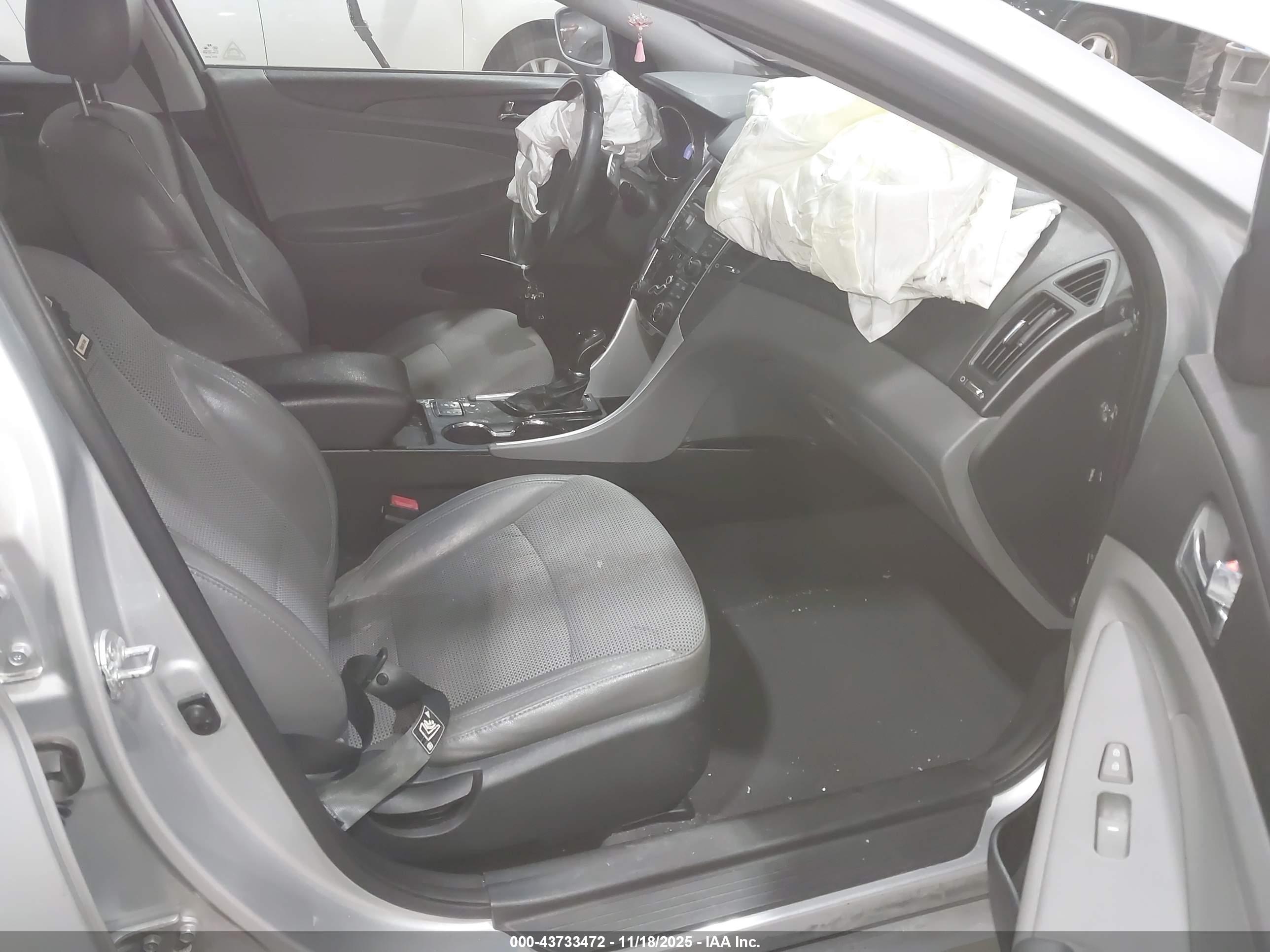 HYUNDAI SONATA image 5