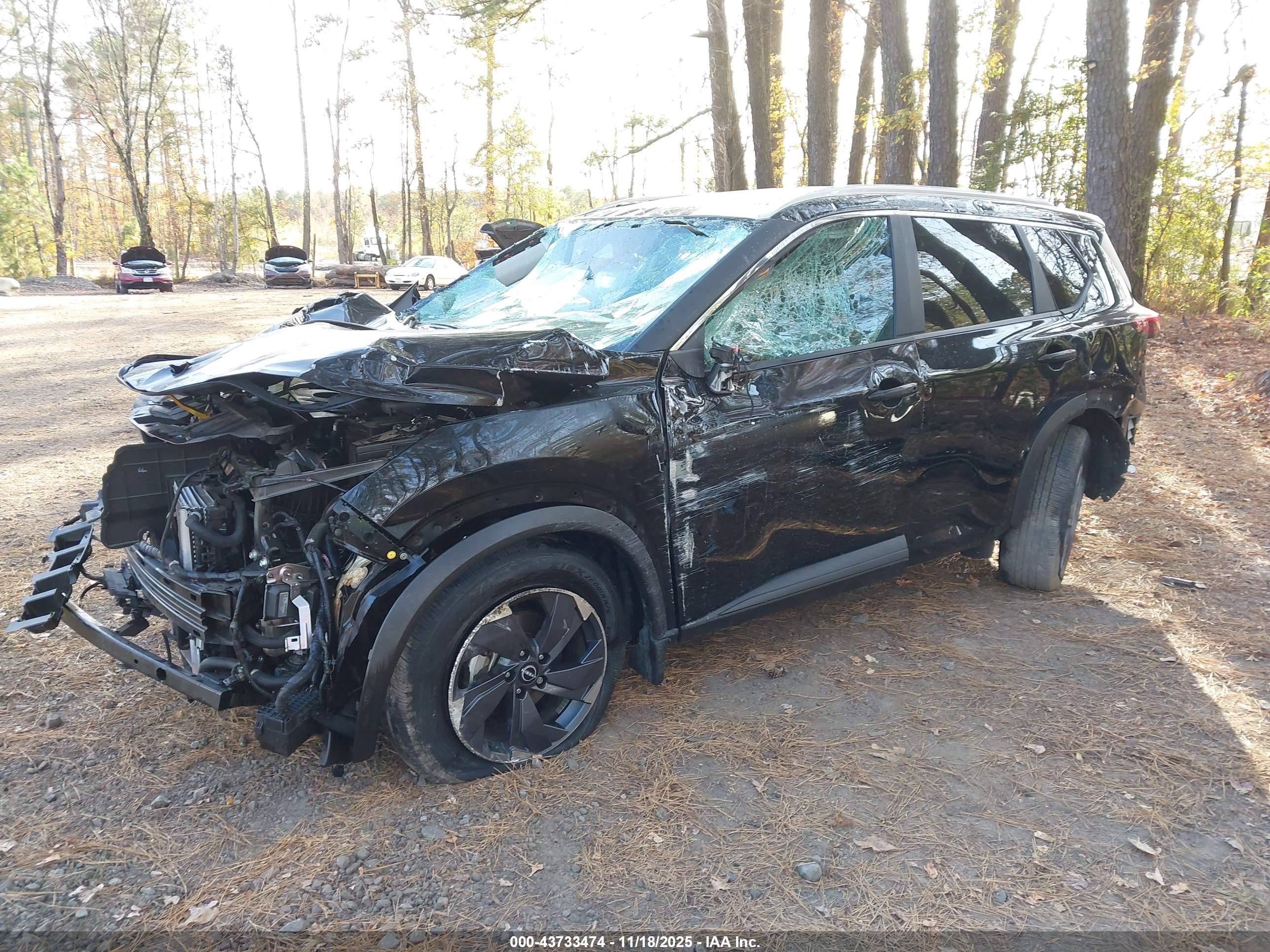 NISSAN ROGUE image 2