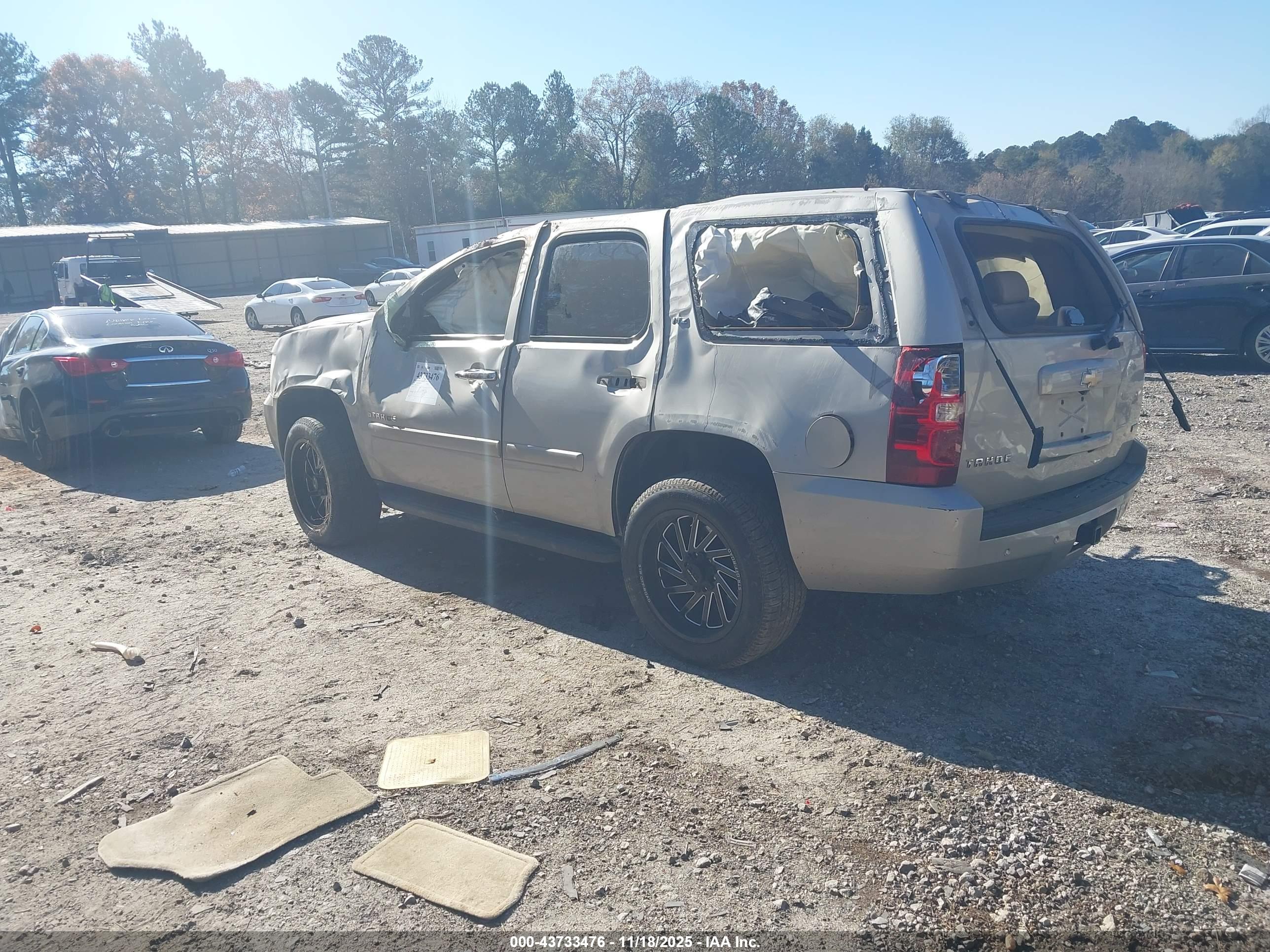 CHEVROLET TAHOE image 3