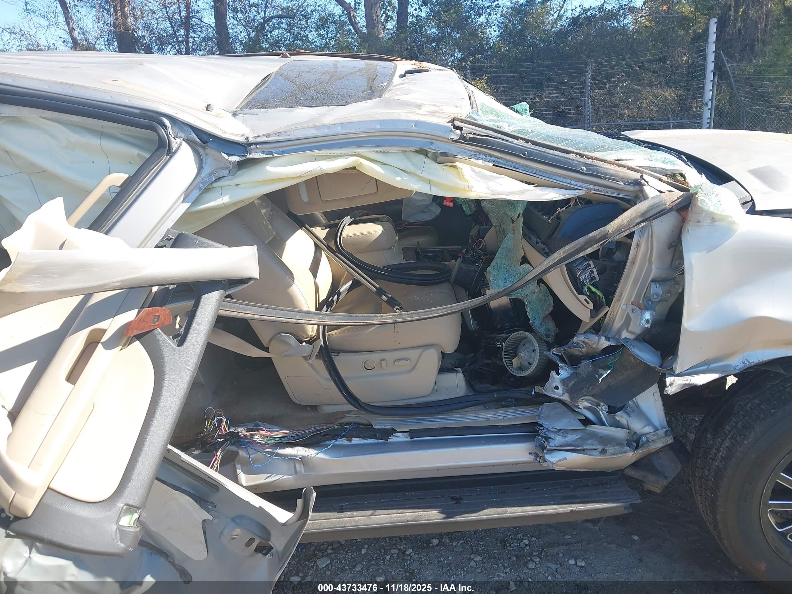 CHEVROLET TAHOE image 5