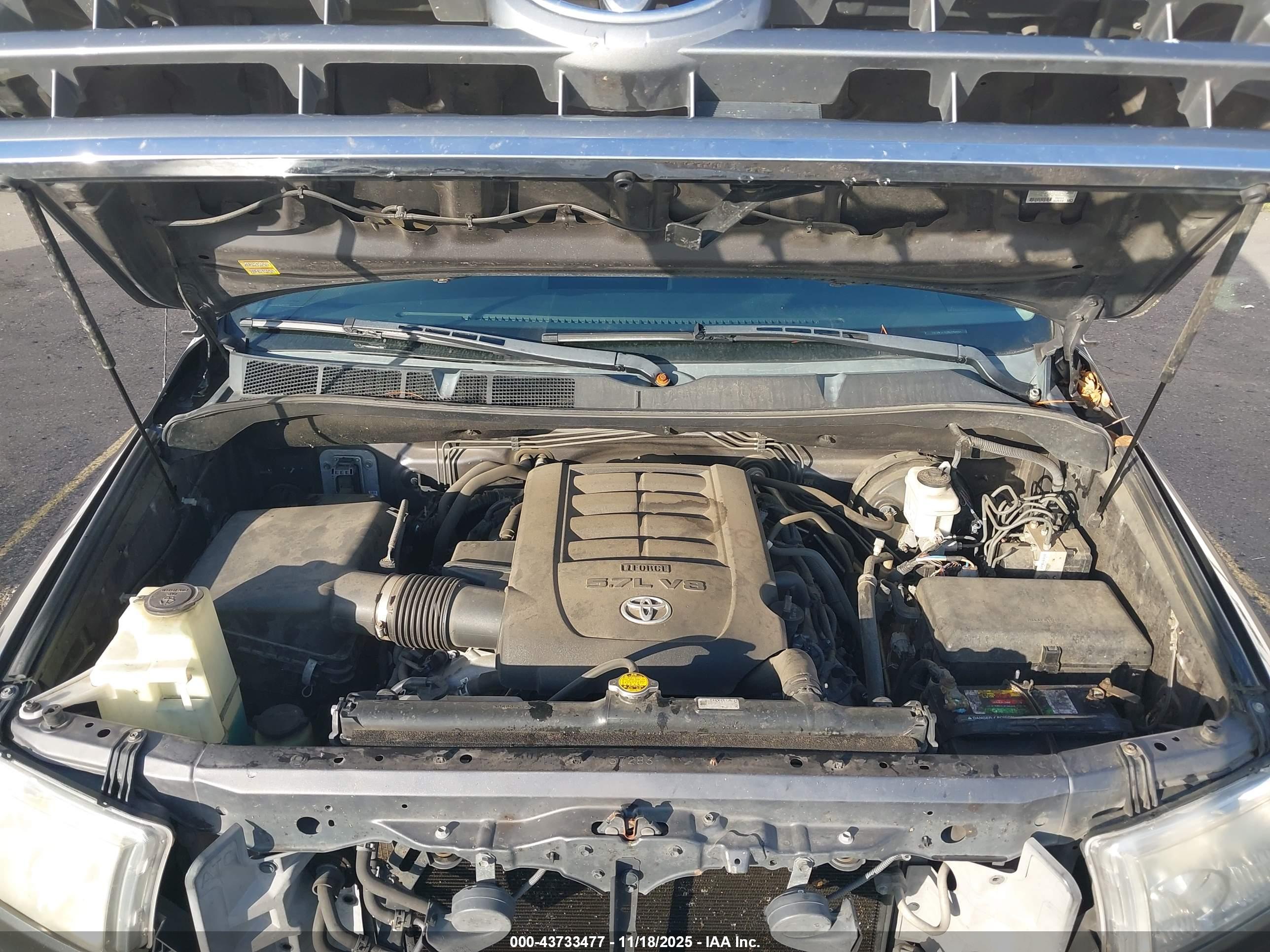 TOYOTA TUNDRA image 10
