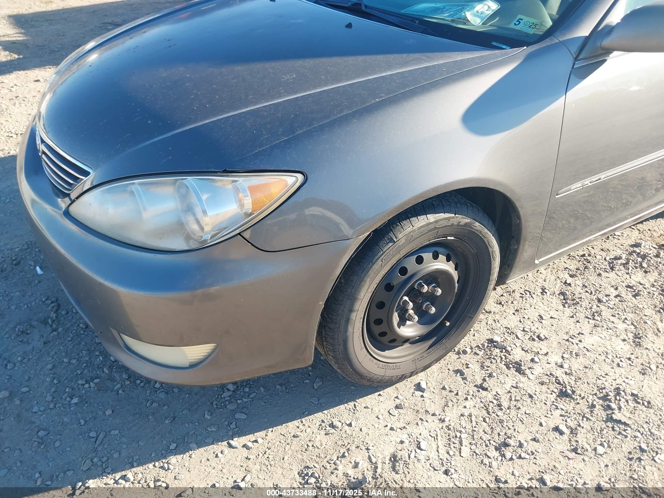 TOYOTA CAMRY image 6