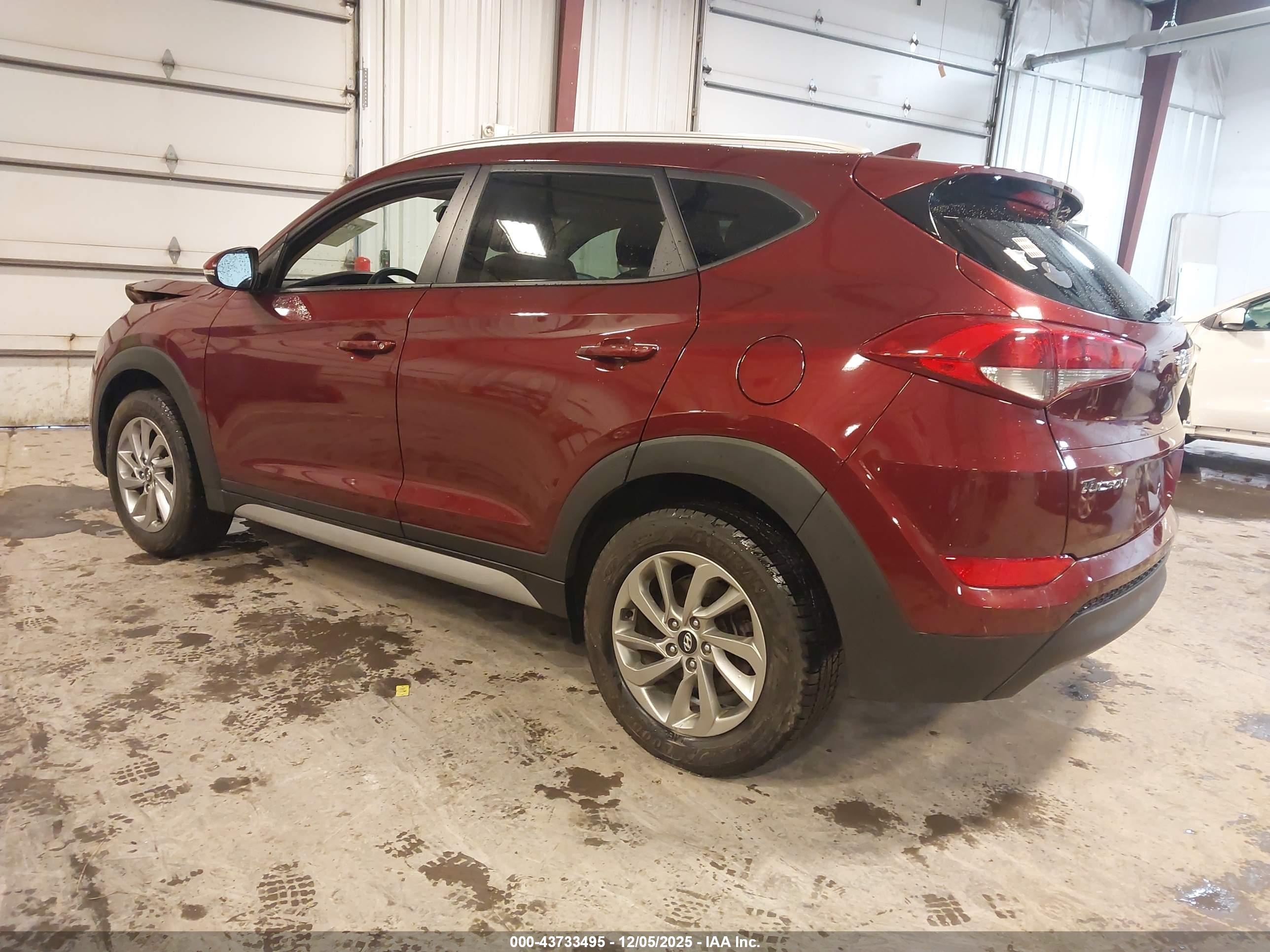 HYUNDAI TUCSON image 3