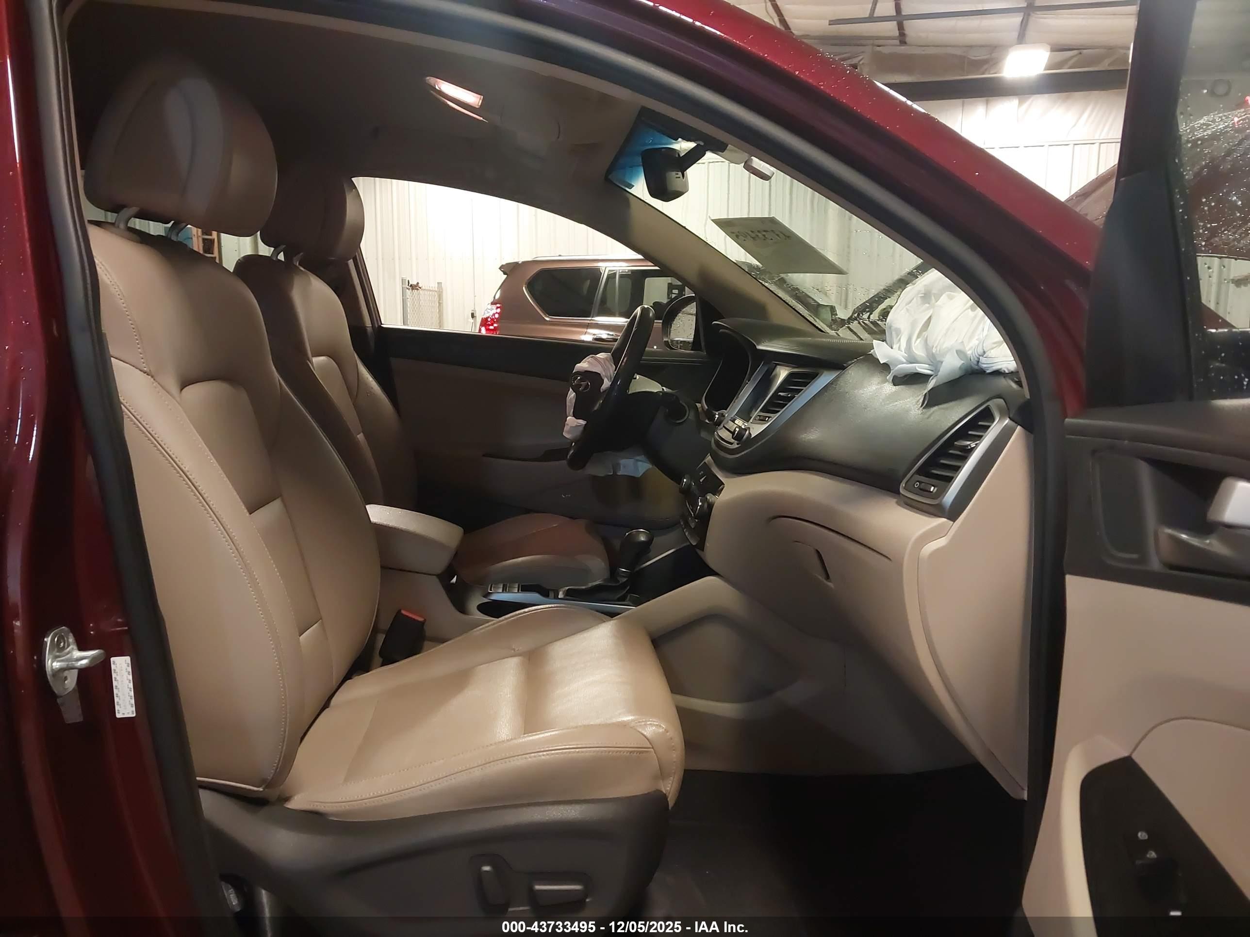 HYUNDAI TUCSON image 5