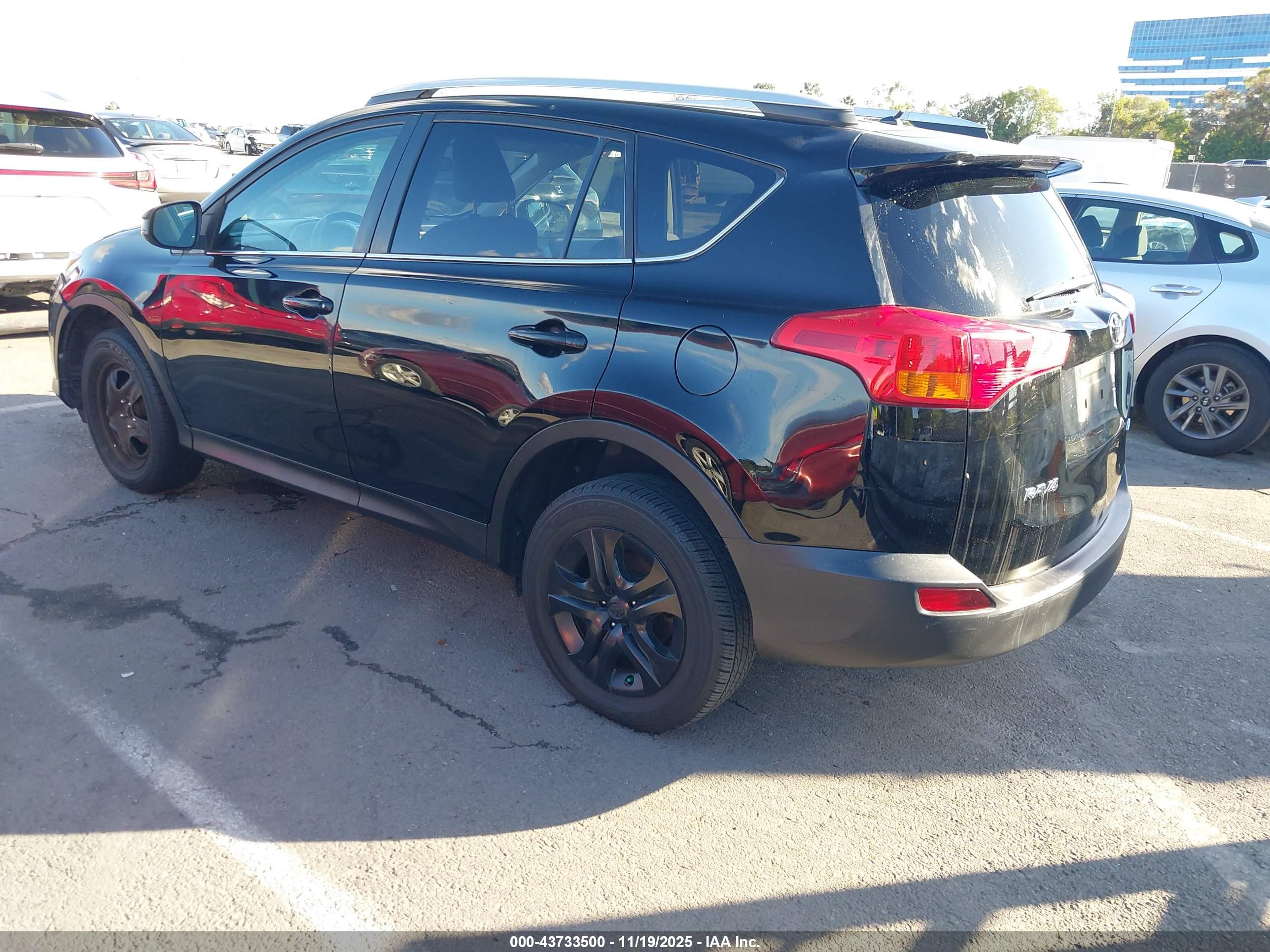 TOYOTA RAV4 image 3