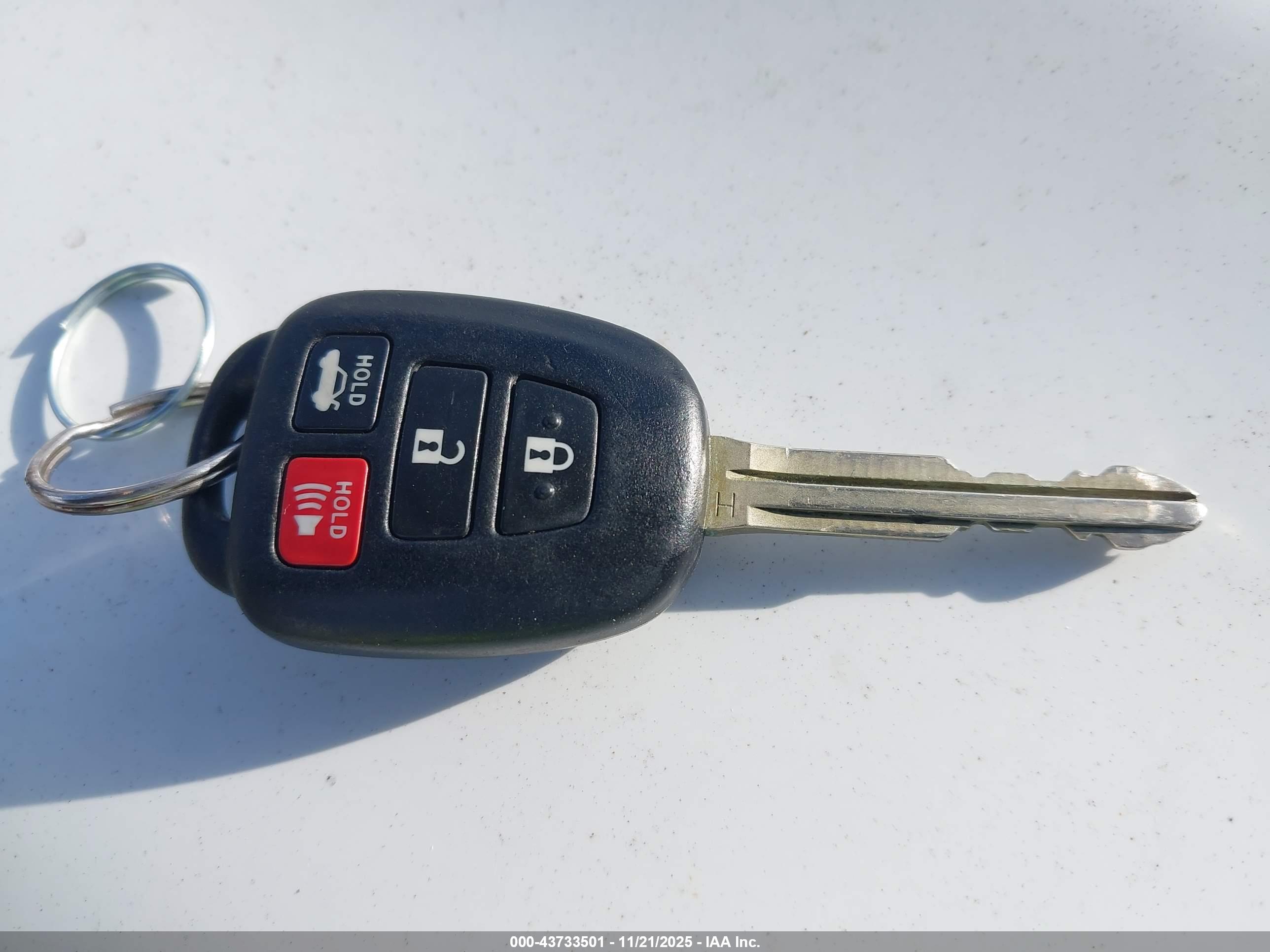 TOYOTA COROLLA image 11