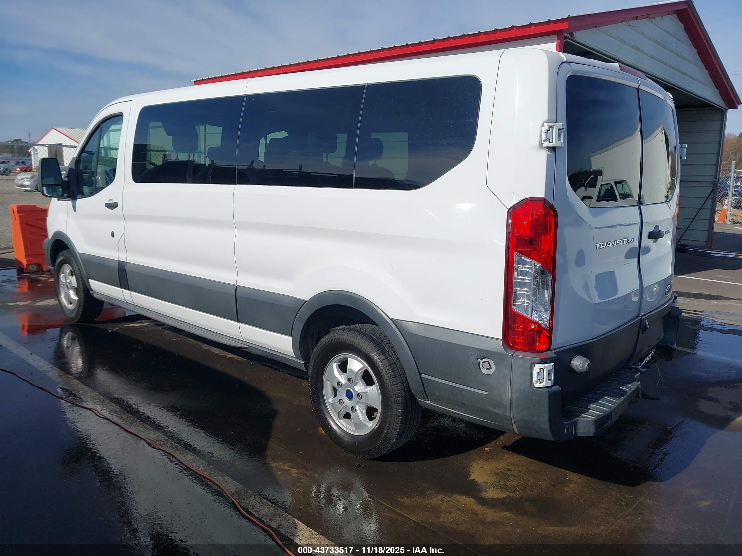 FORD TRANSIT-350 image 3