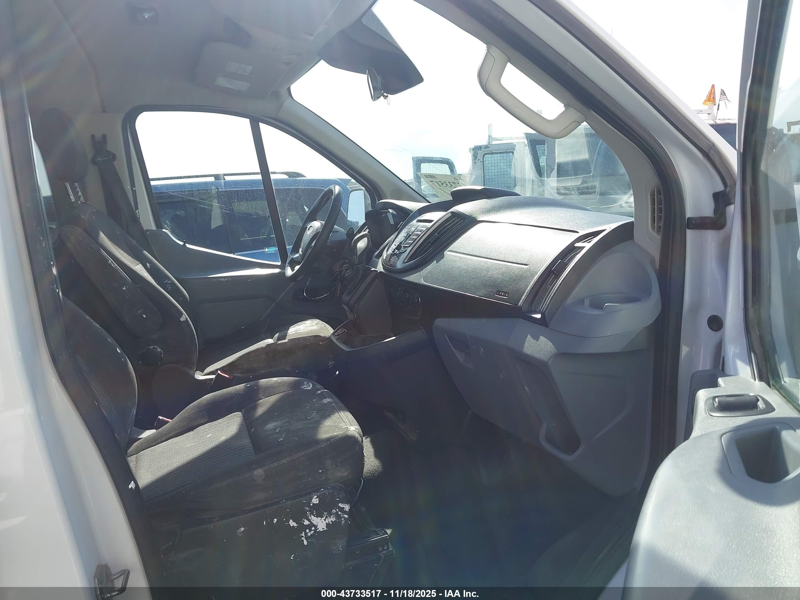 FORD TRANSIT-350 image 5