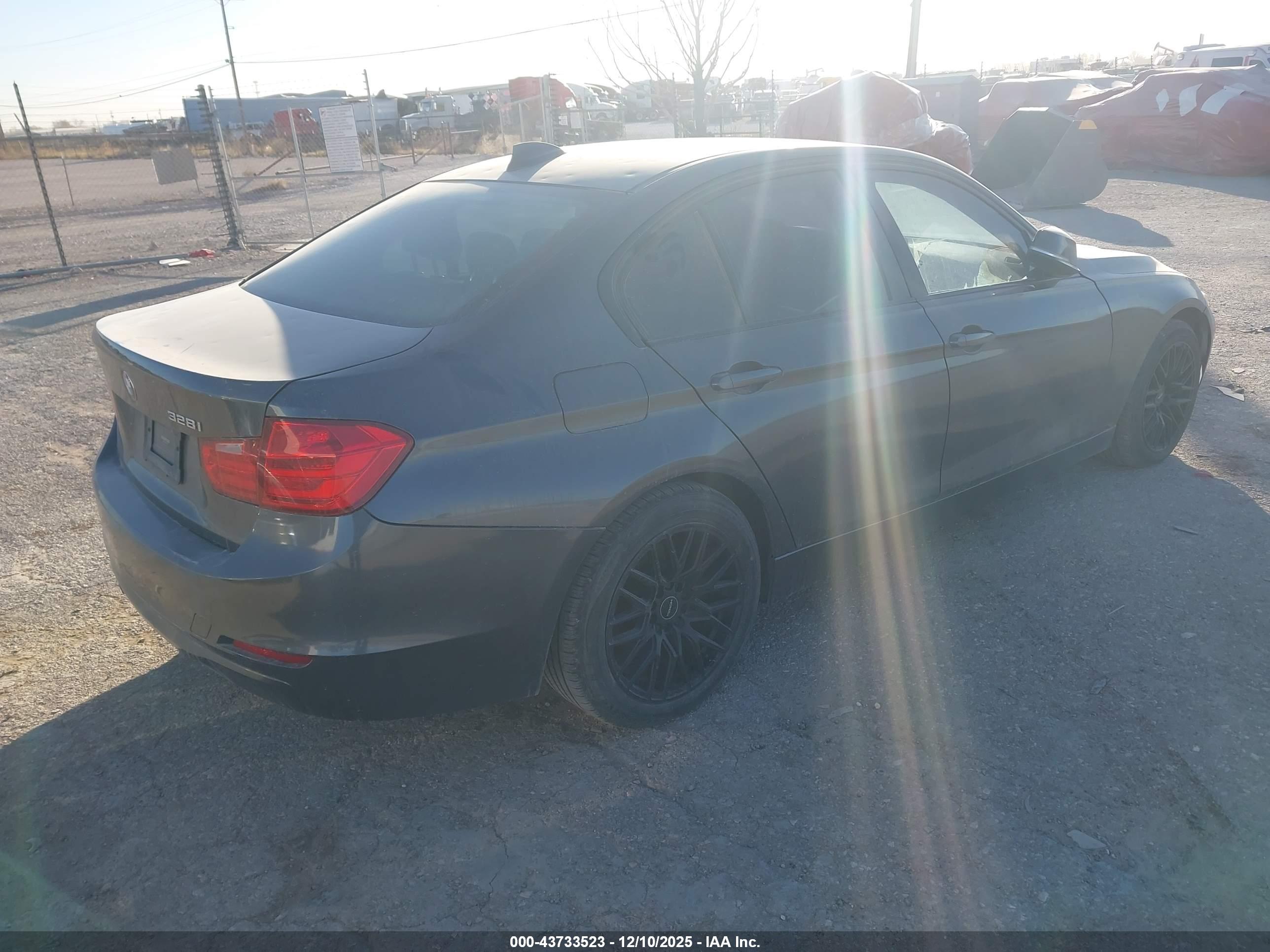 BMW 328I image 4
