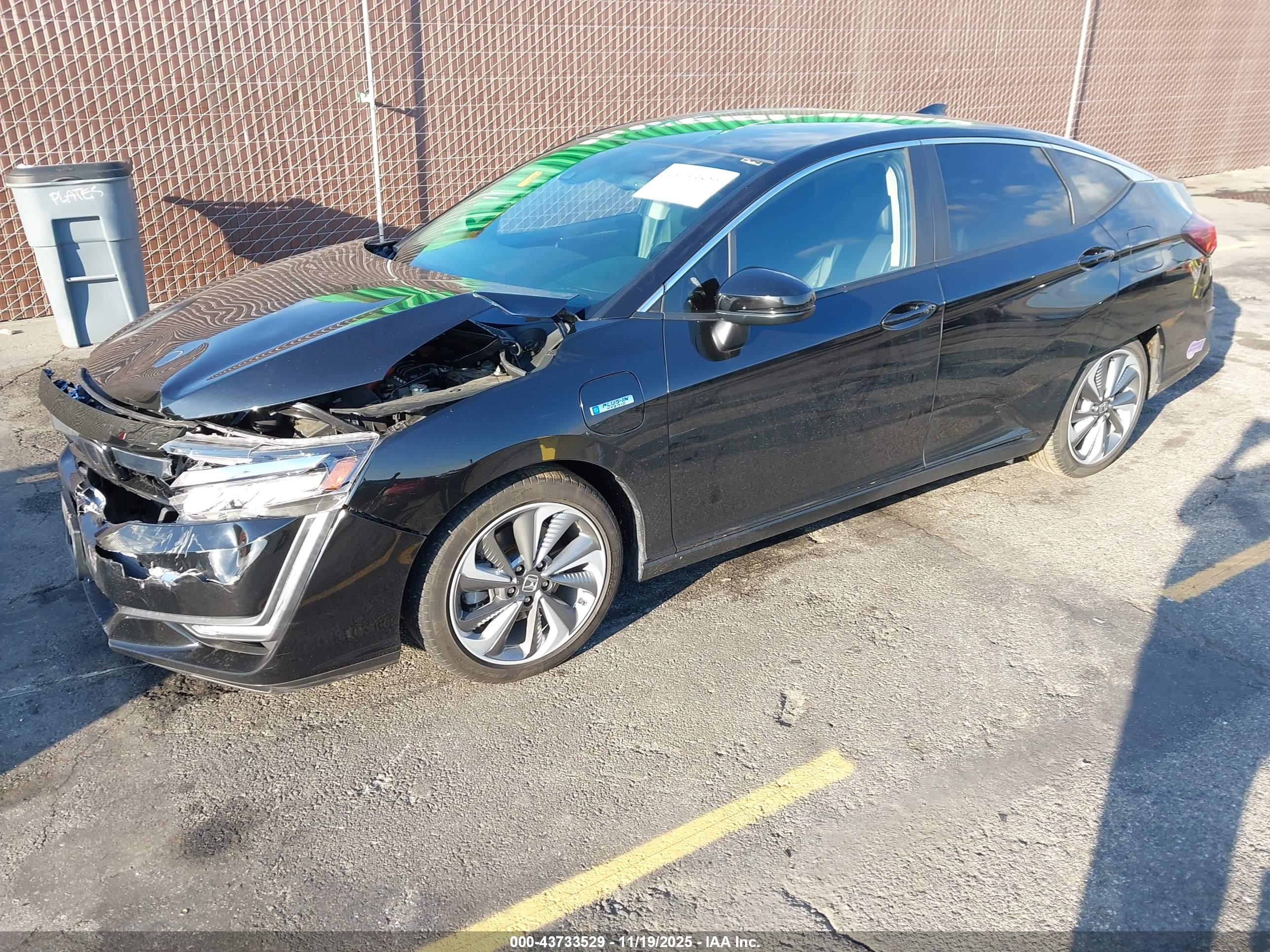 HONDA CLARITY image 2