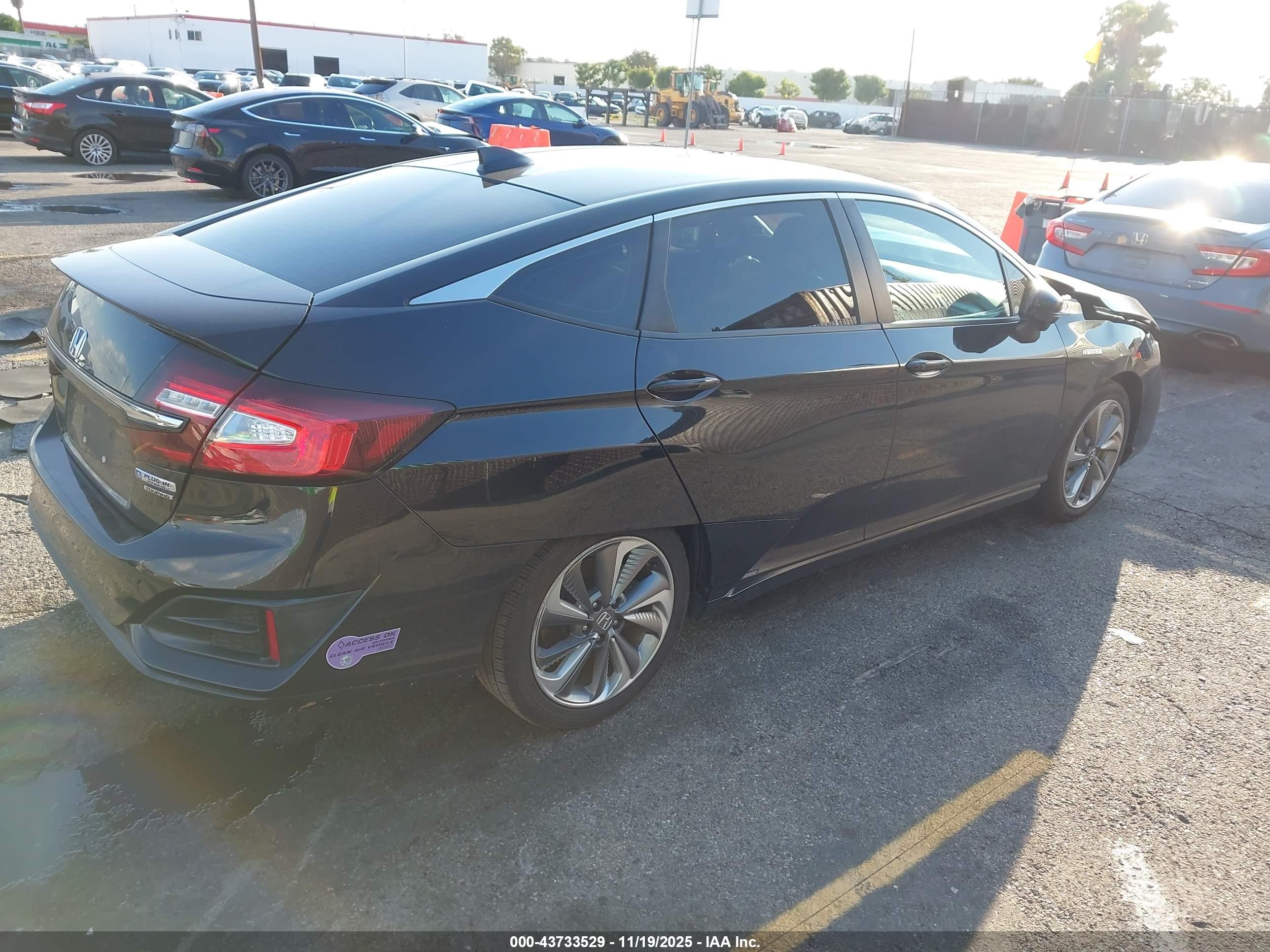 HONDA CLARITY image 4