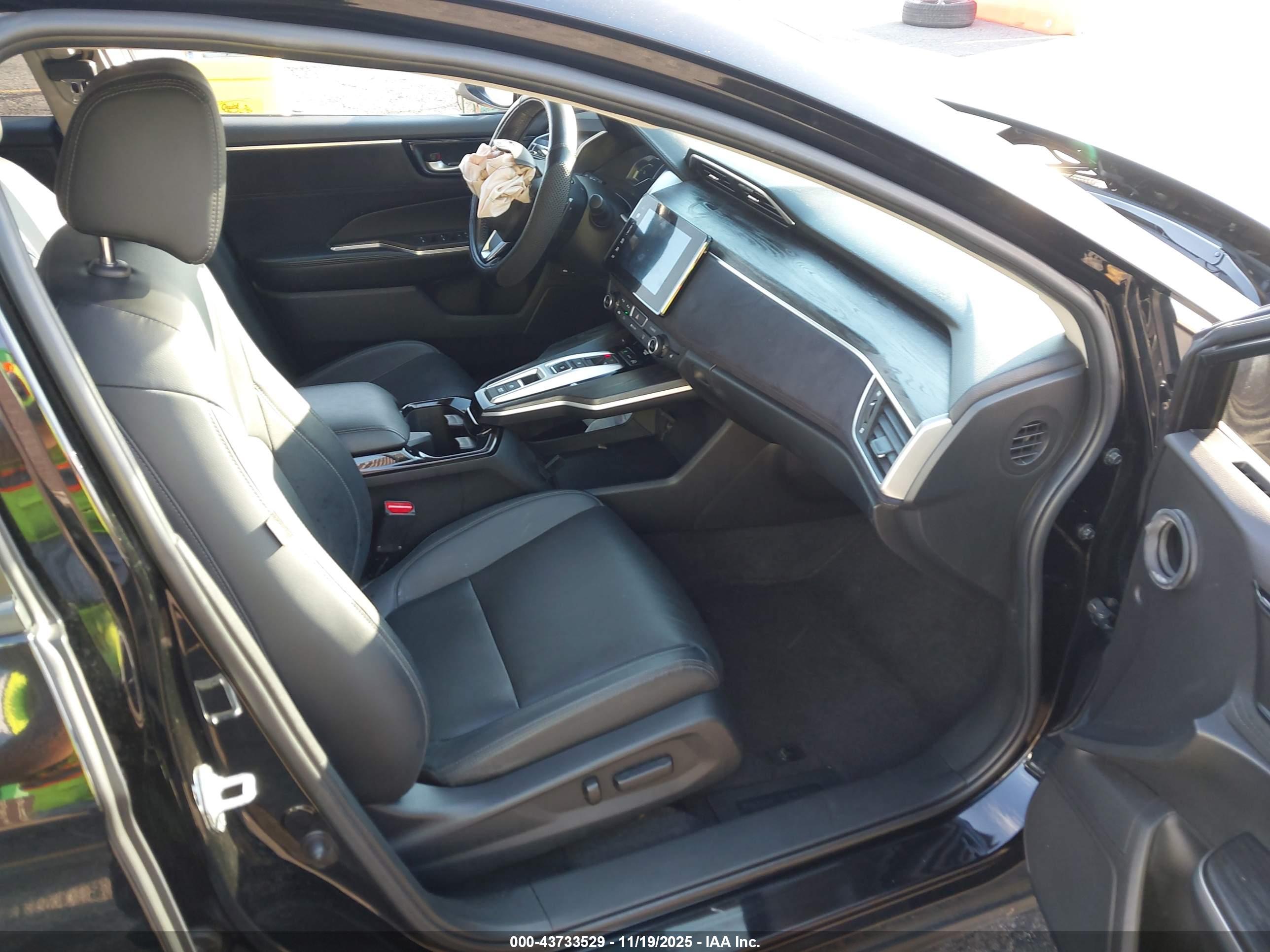 HONDA CLARITY image 5