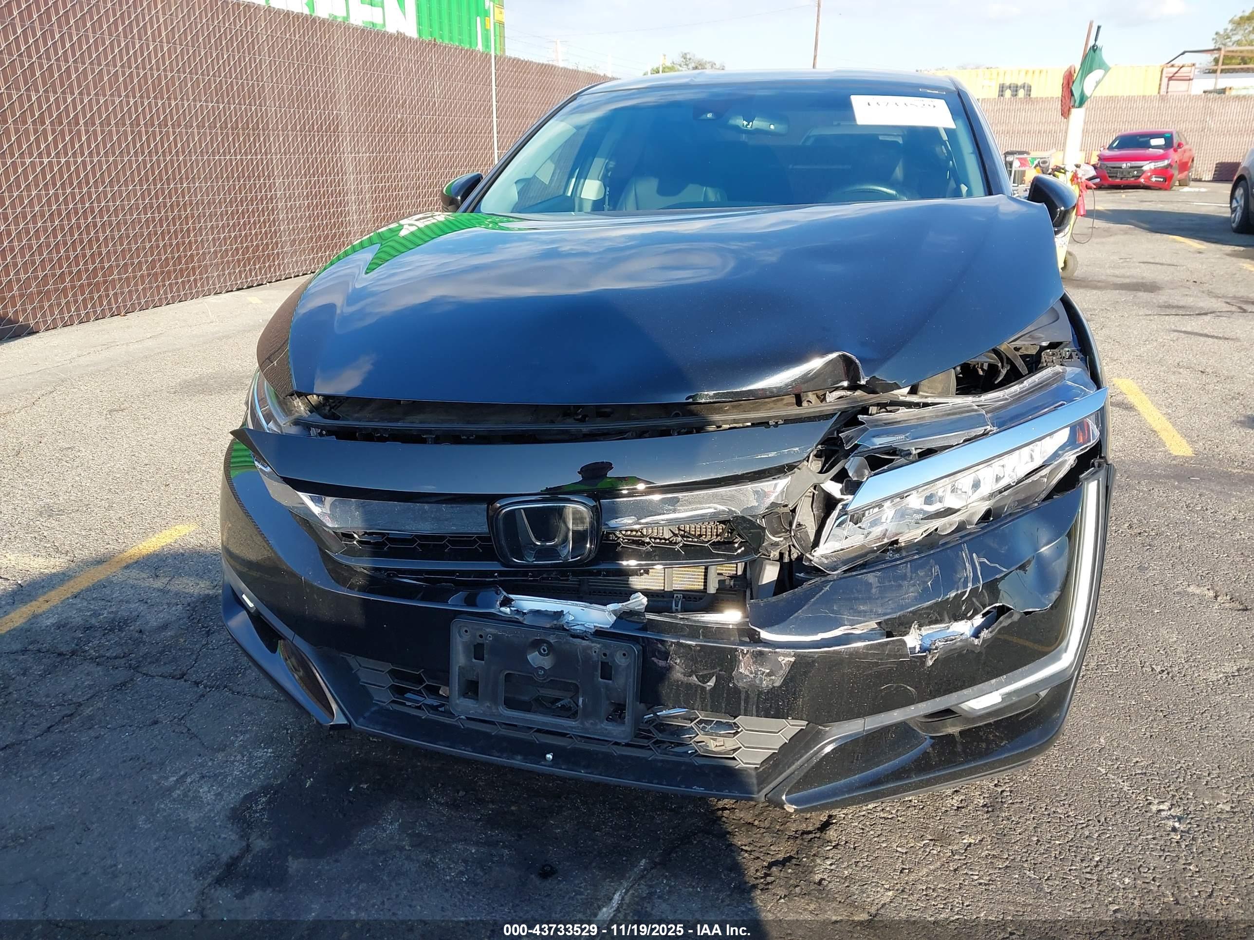 HONDA CLARITY image 6