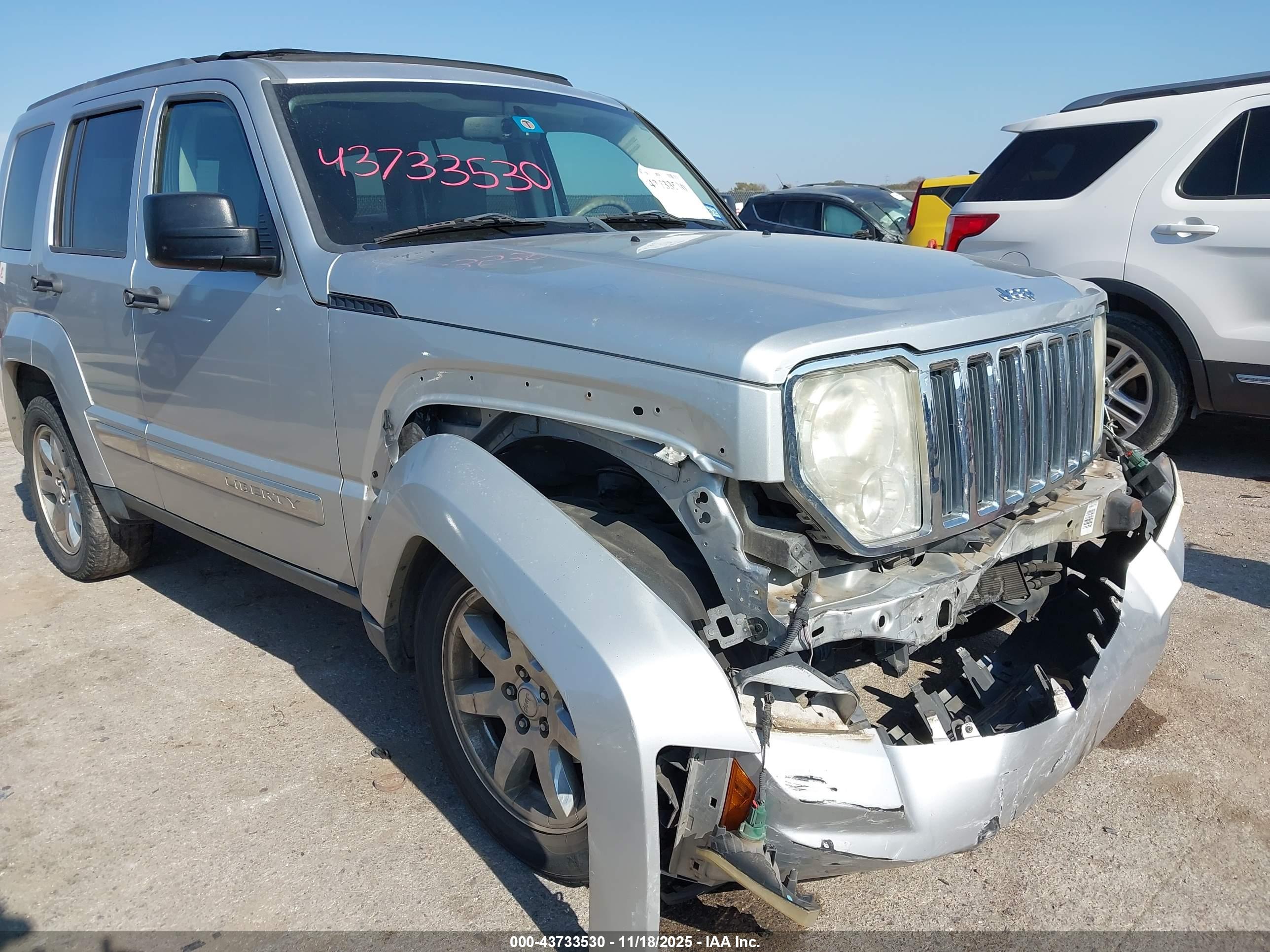 JEEP LIBERTY image 6