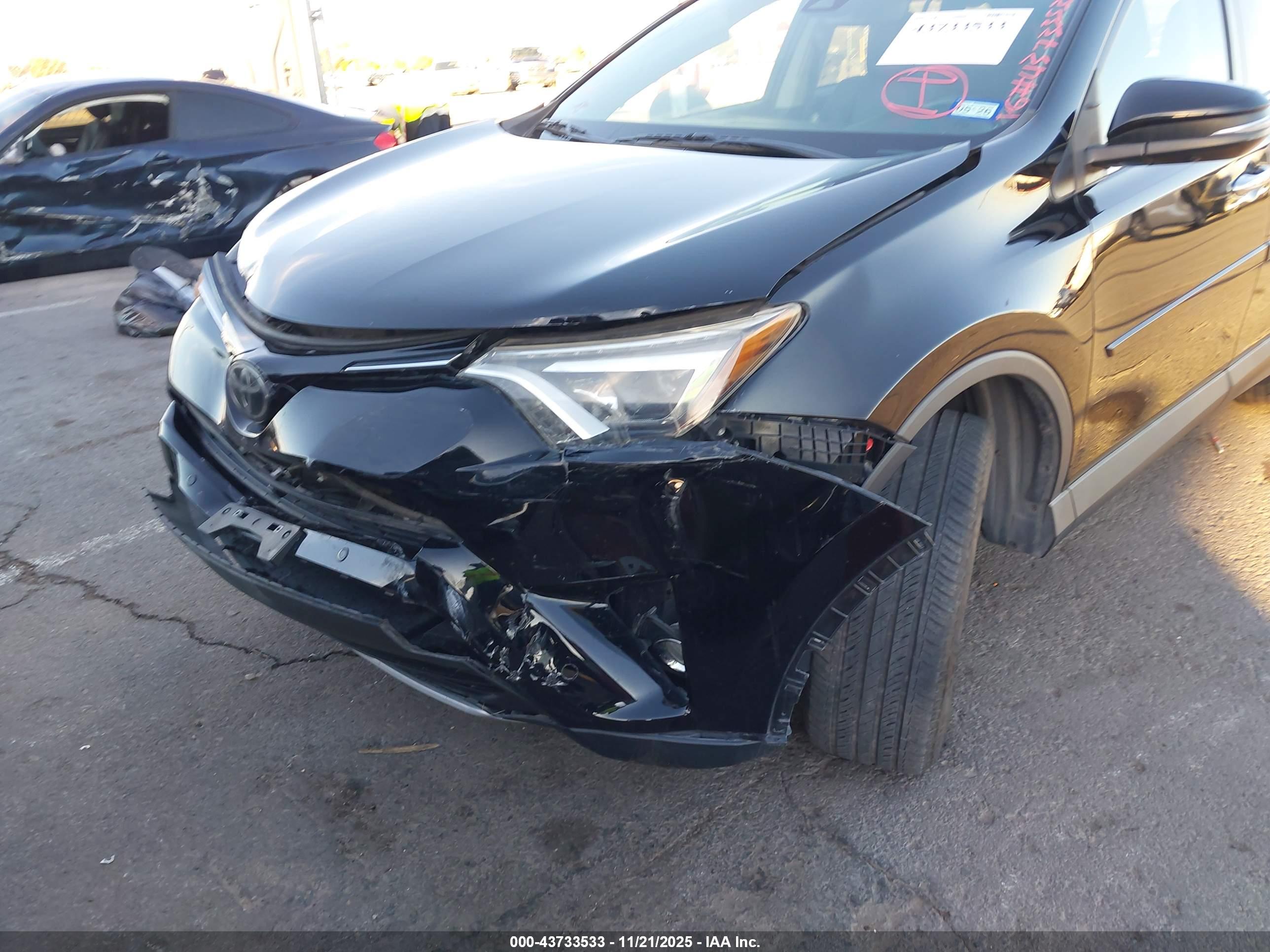 TOYOTA RAV4 image 6