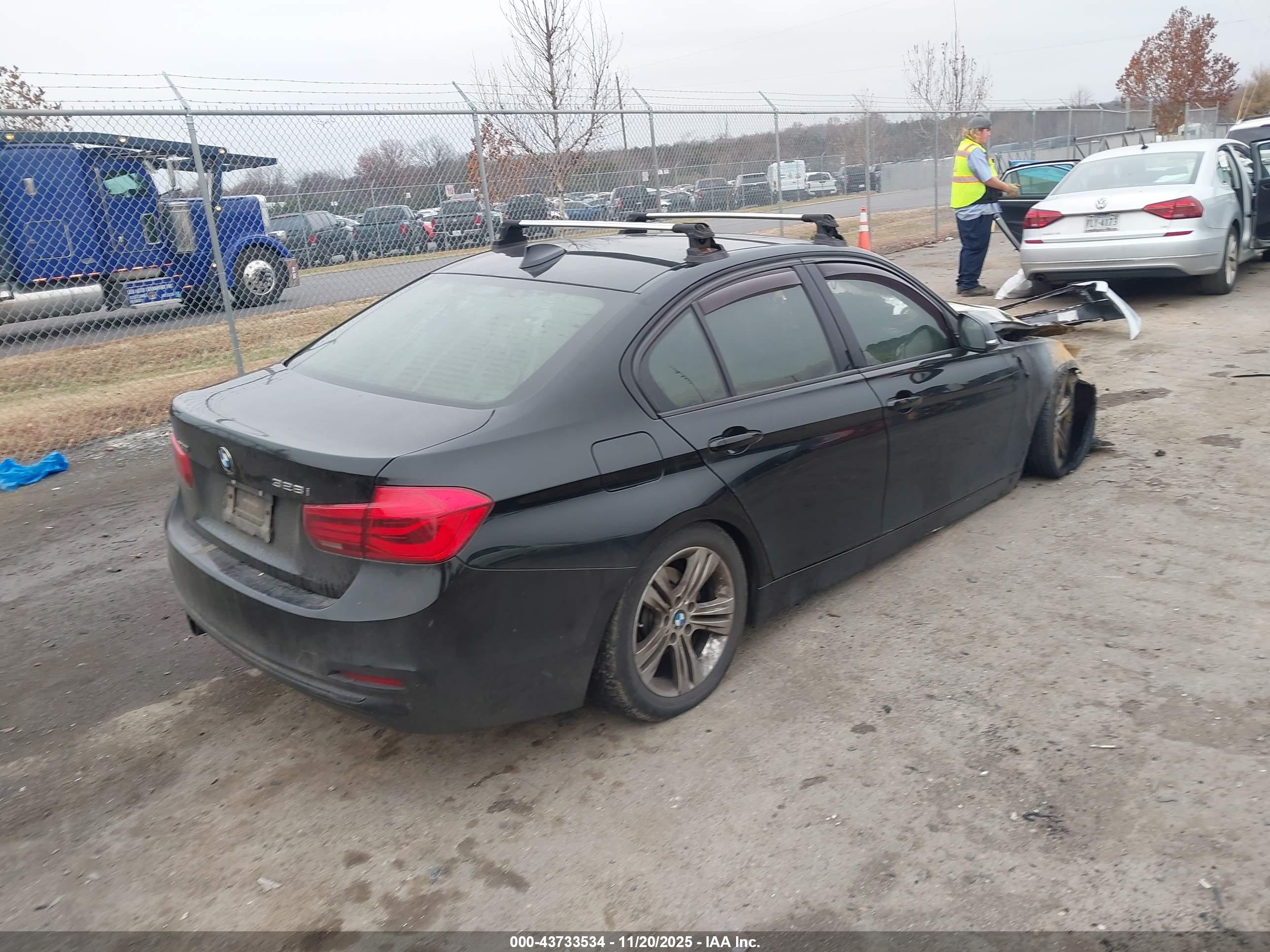 BMW 328I image 4