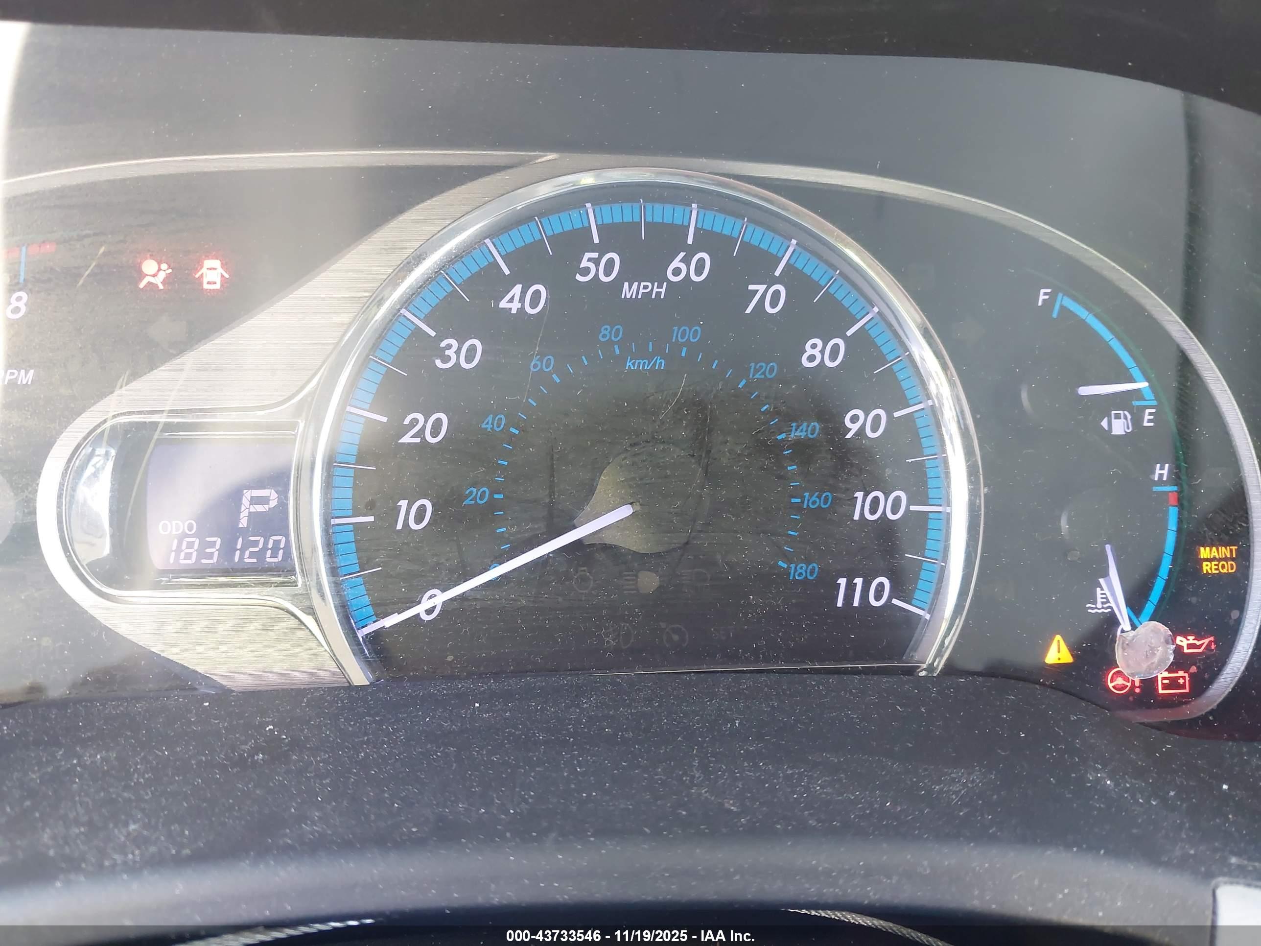 TOYOTA SIENNA image 7