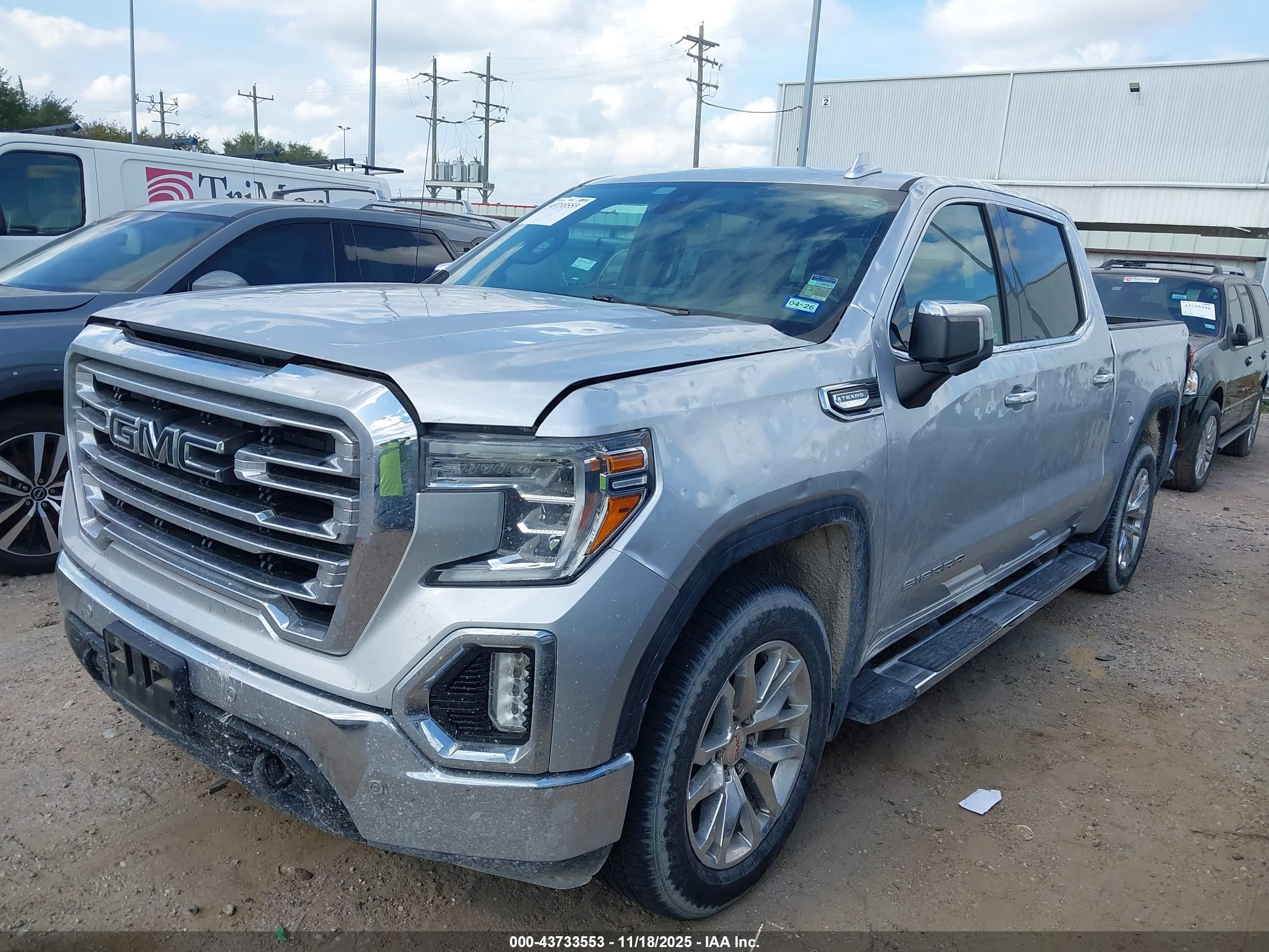 GMC SIERRA image 2