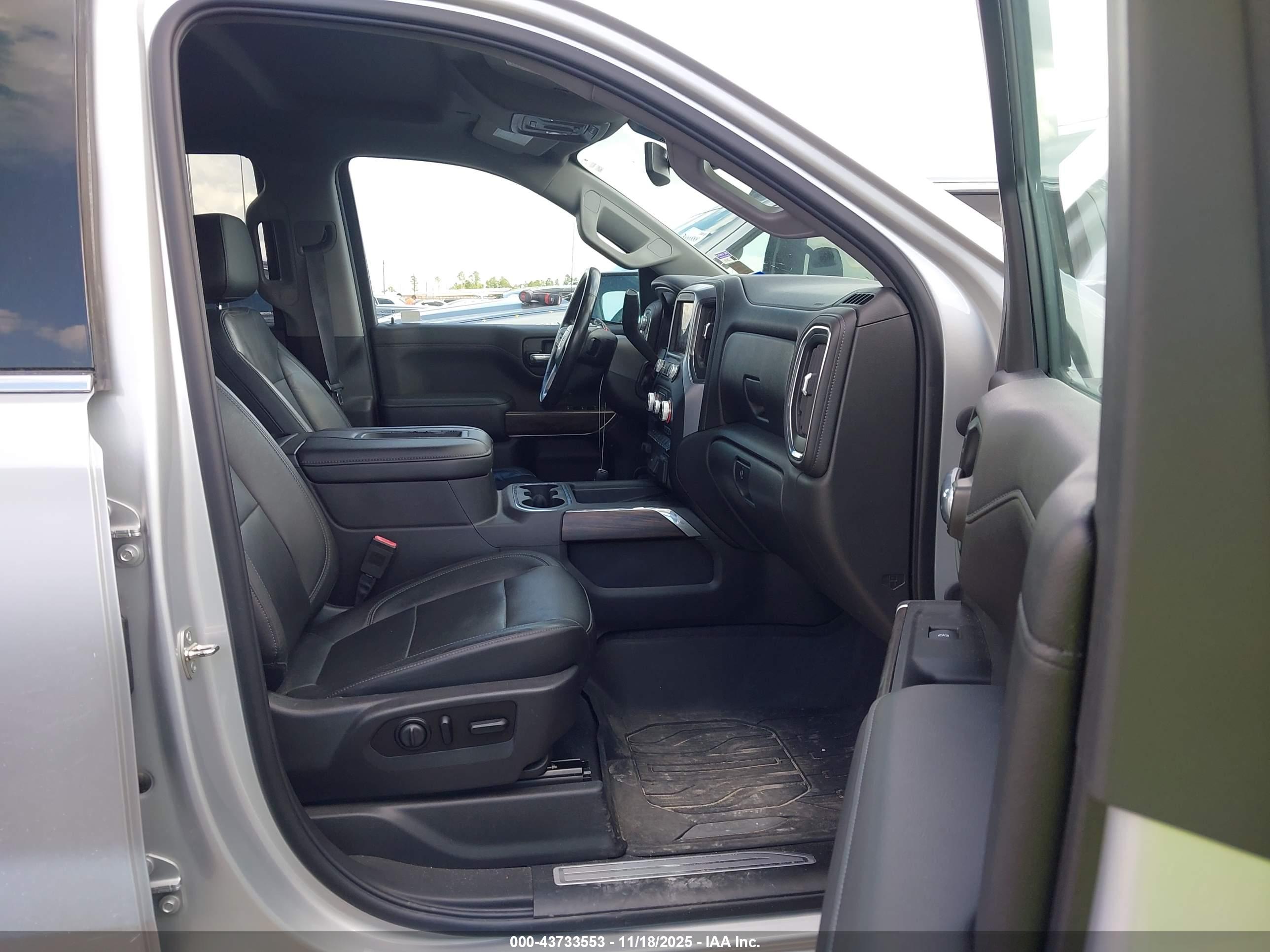 GMC SIERRA image 5