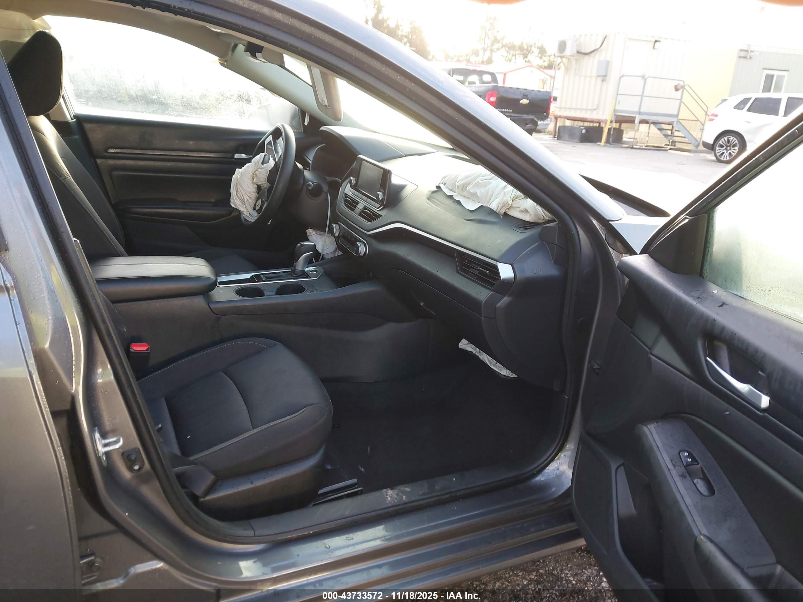 NISSAN ALTIMA image 5