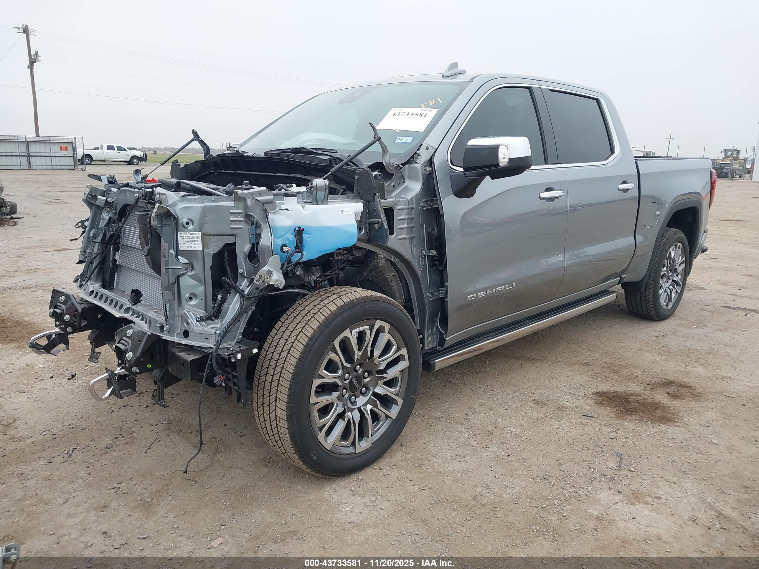 GMC SIERRA image 2