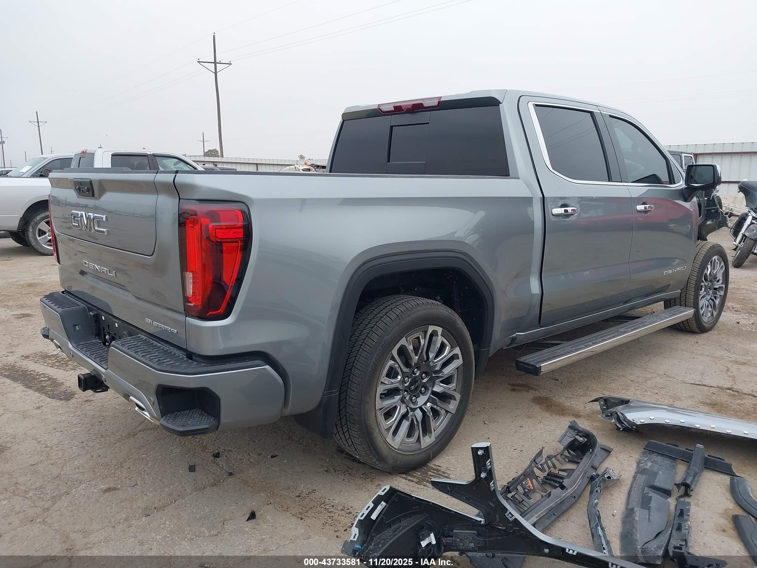 GMC SIERRA image 4