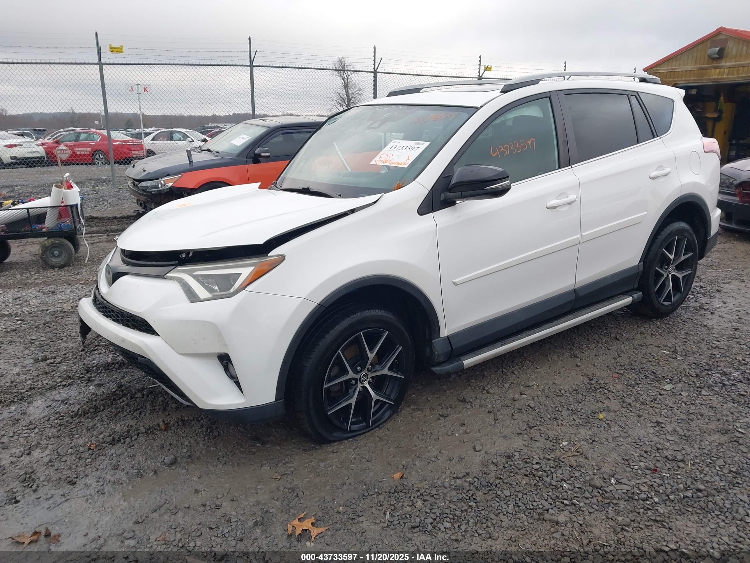 TOYOTA RAV4 image 2