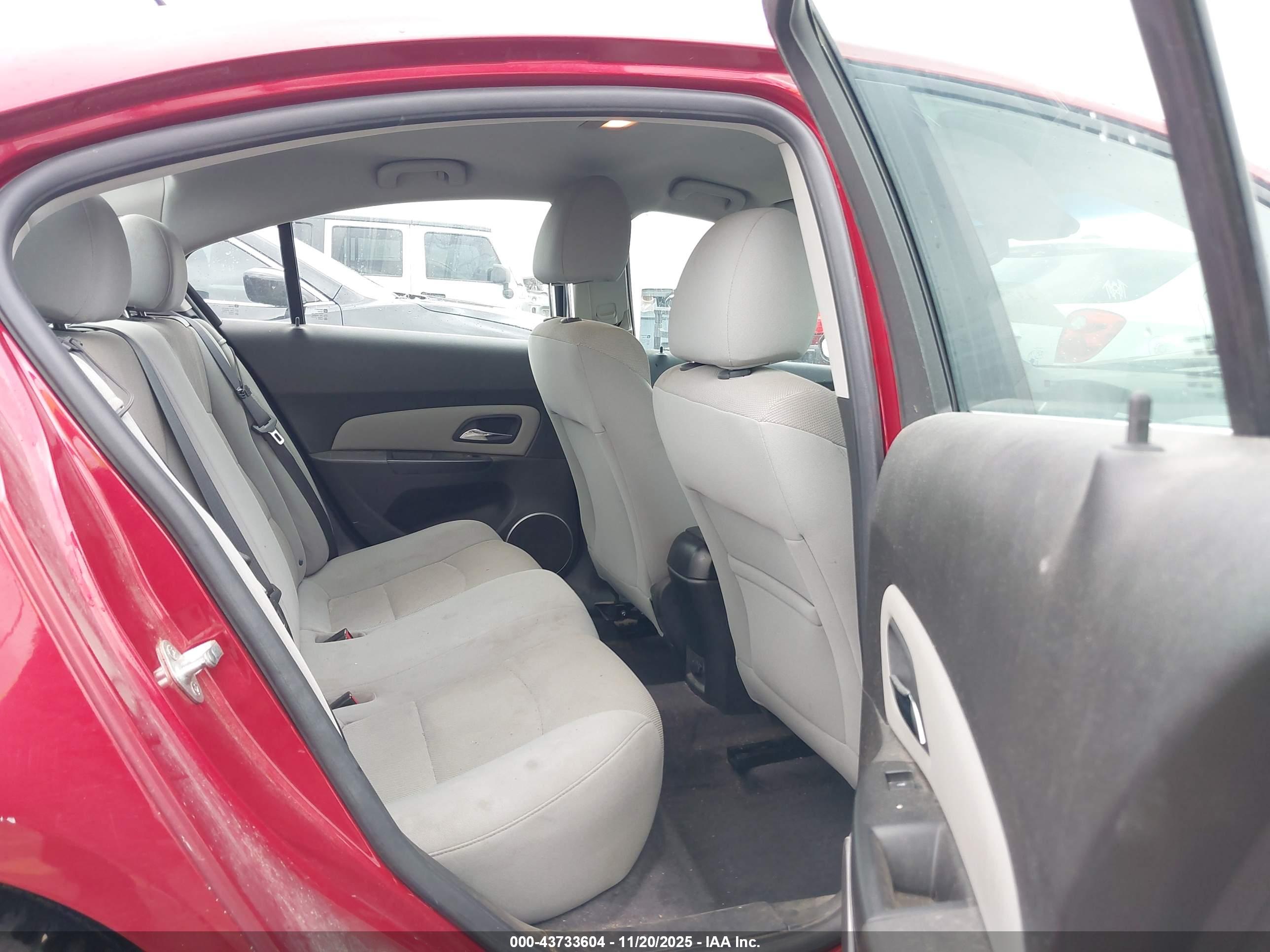 CHEVROLET CRUZE image 8