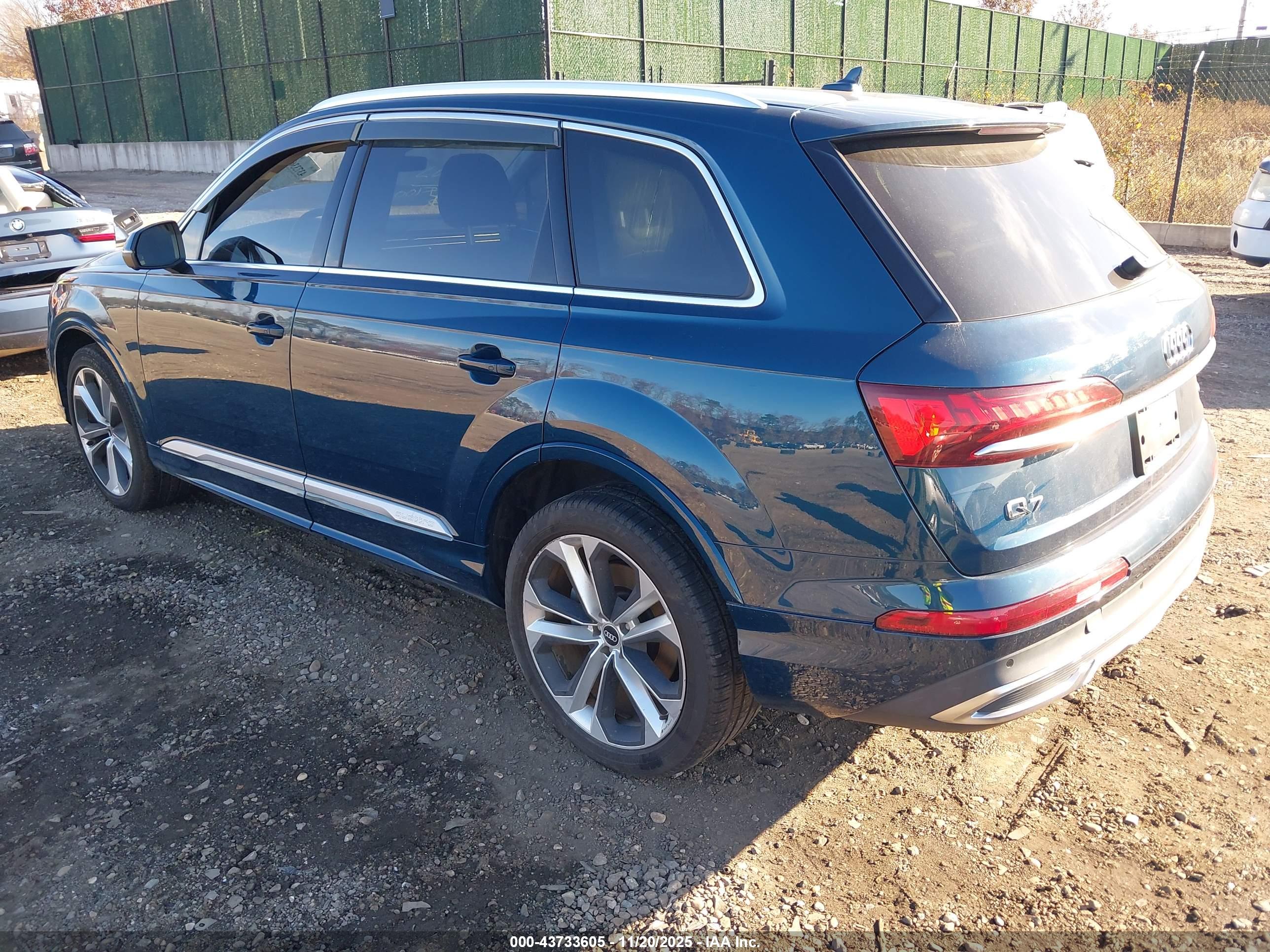 AUDI Q7 image 3